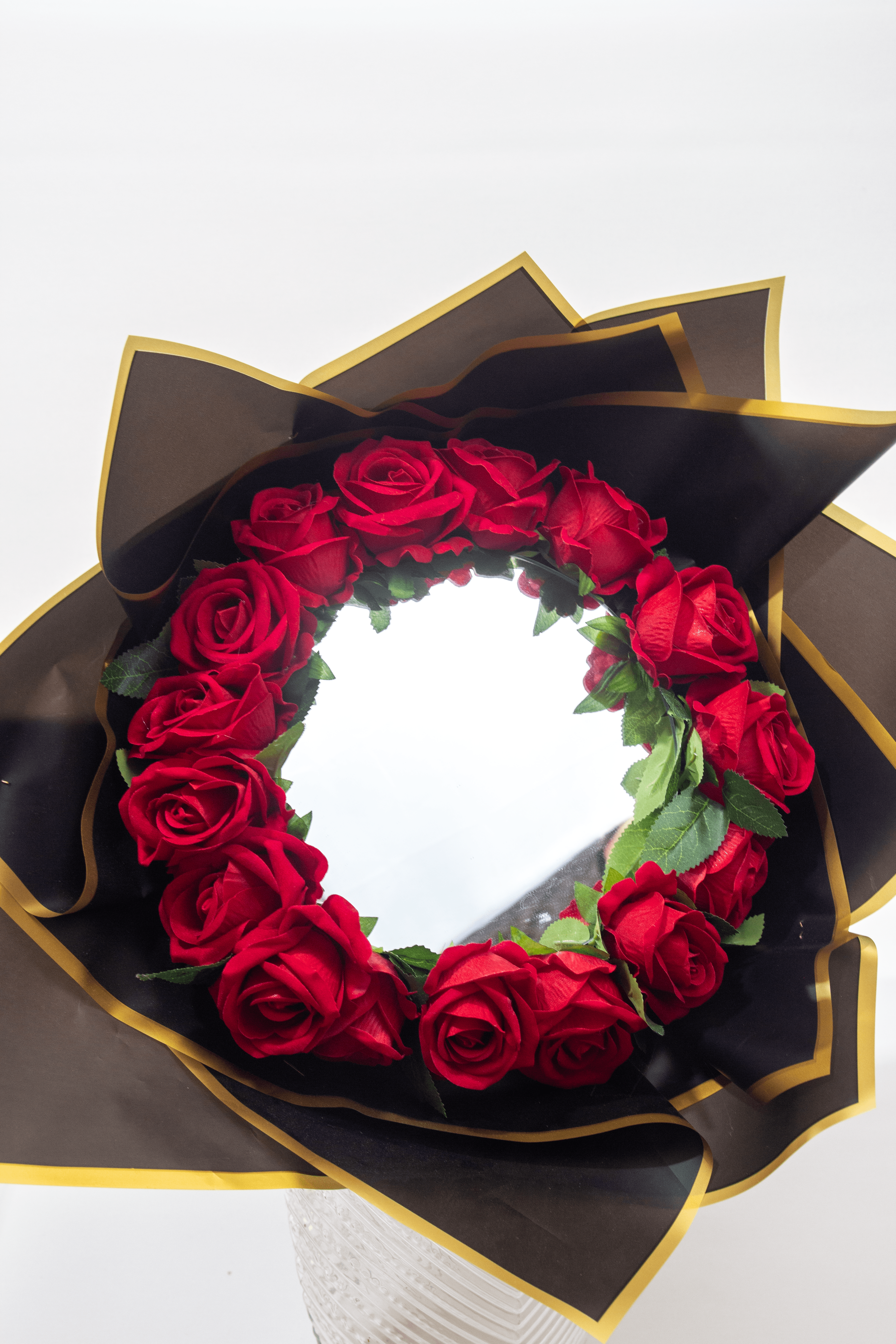 Ayna Detaylı Kırmızı Yapay Gül Buketi