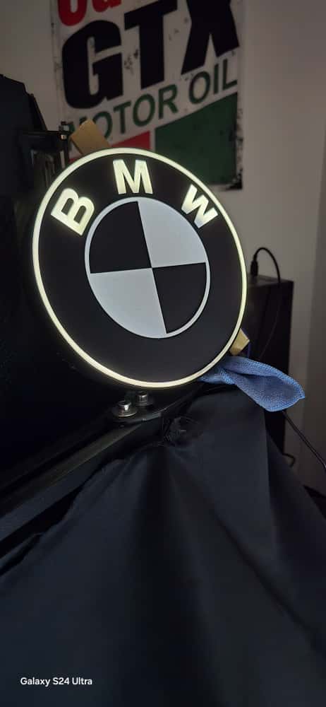 Light Box BMW
