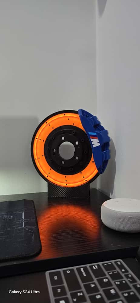 Brake Disc Lamp – Illuminazione con DNA da Pista