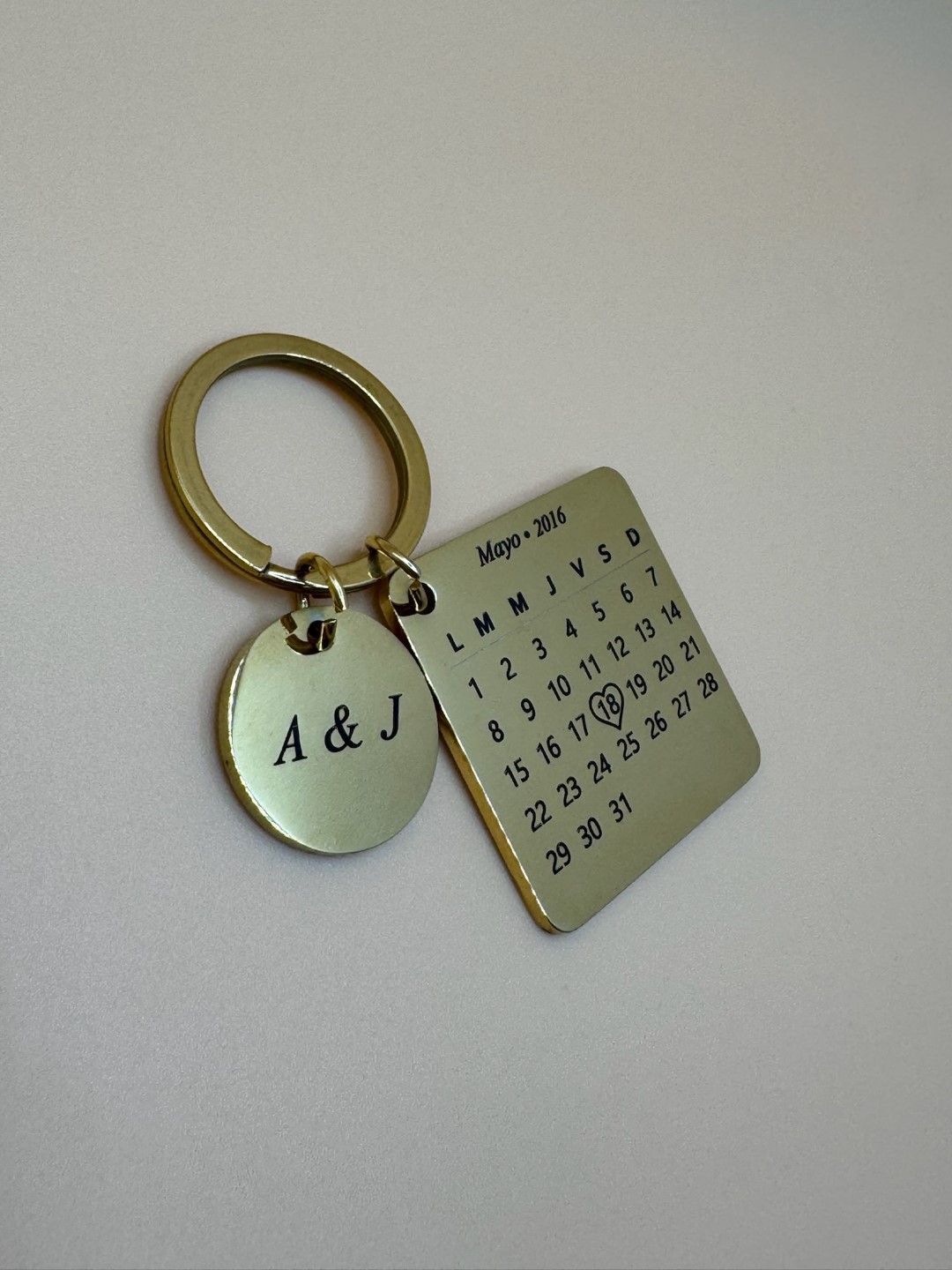 Llavero de calendario personalizado con fecha - Acero inoxidable