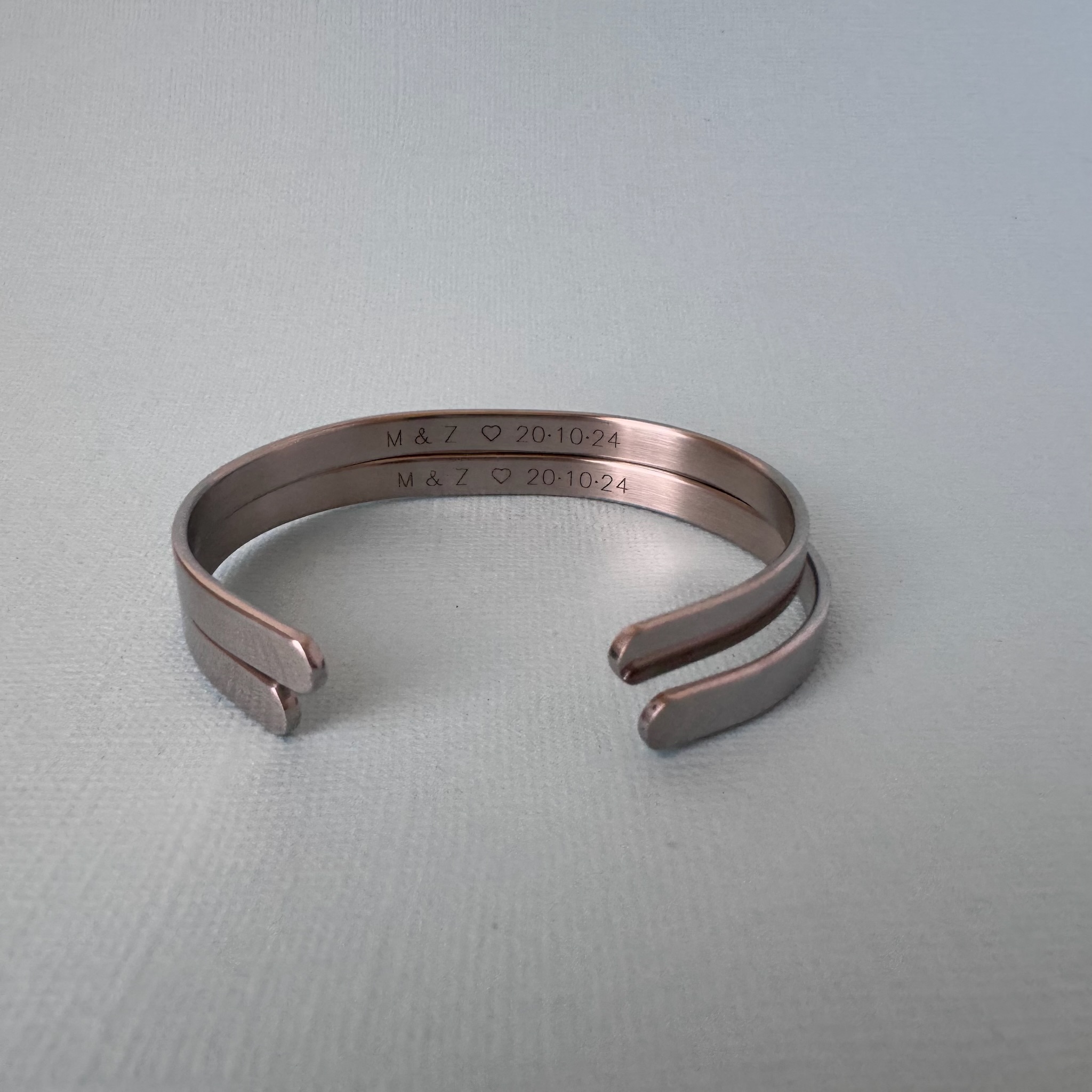 Brazalete personalizado de acero inoxidable (1 pieza)