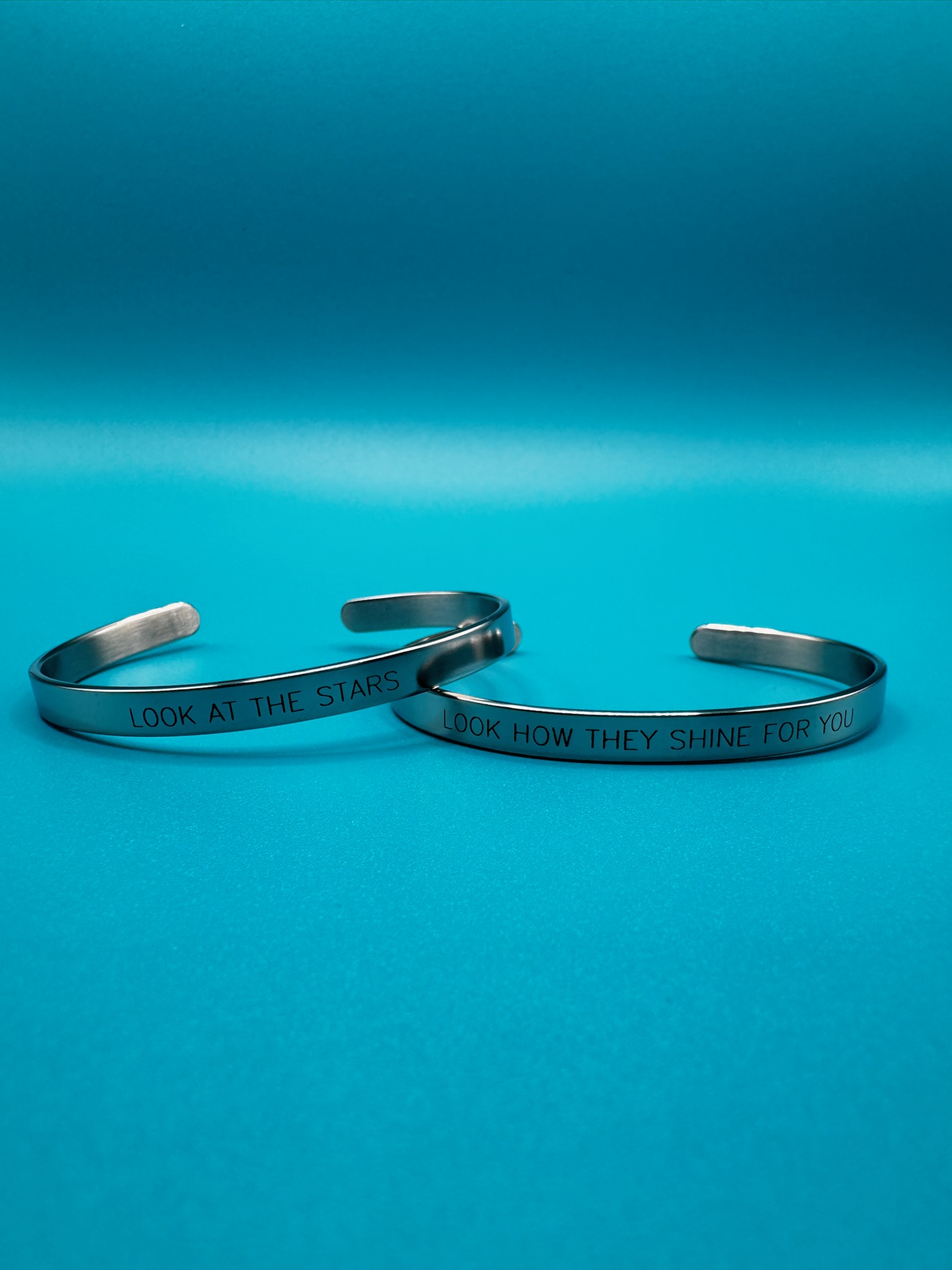 Set de brazaletes personalizados de acero inoxidable