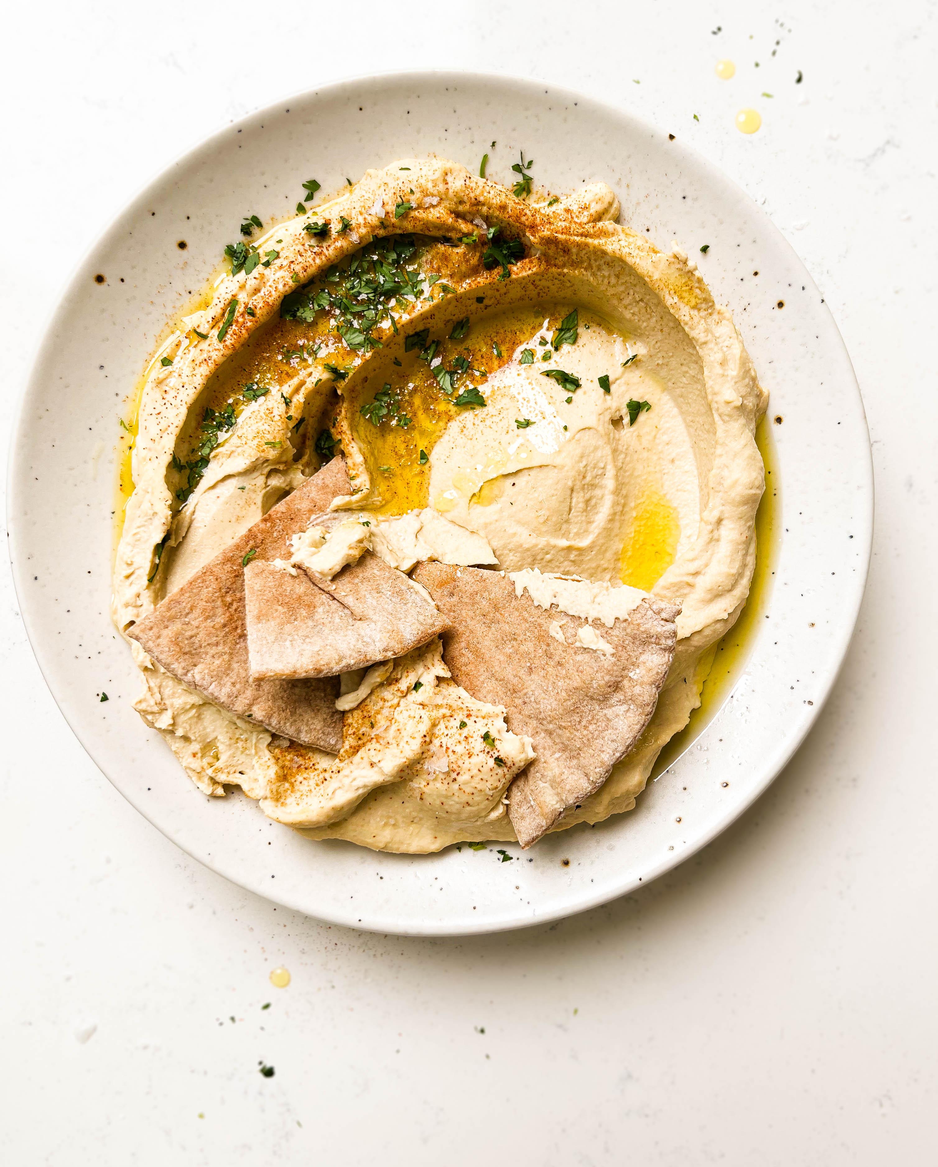 Classic Hummus with Pita Bread