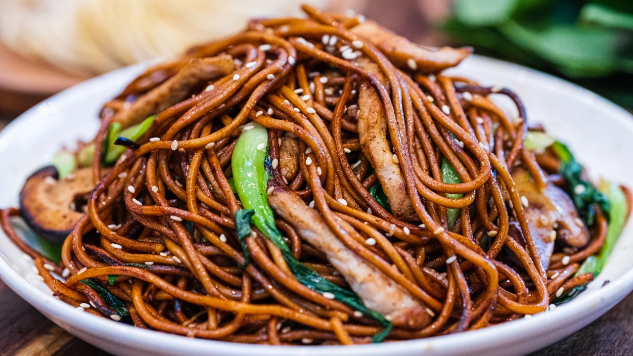 Stir-Fried Soy Sauce Noodles