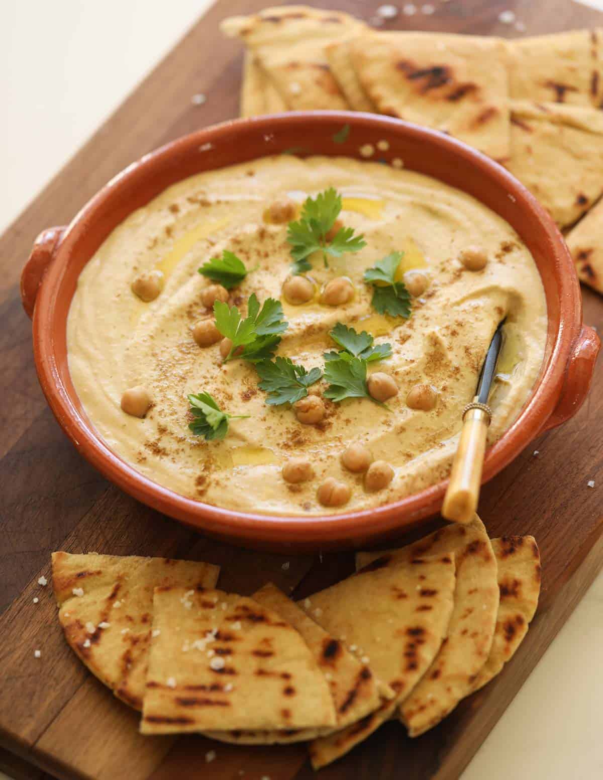 Classic Hummus with Pita Bread