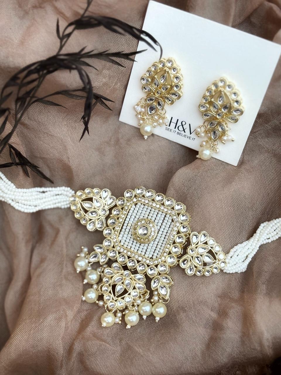 Pearl and Kundan Jewelry Set