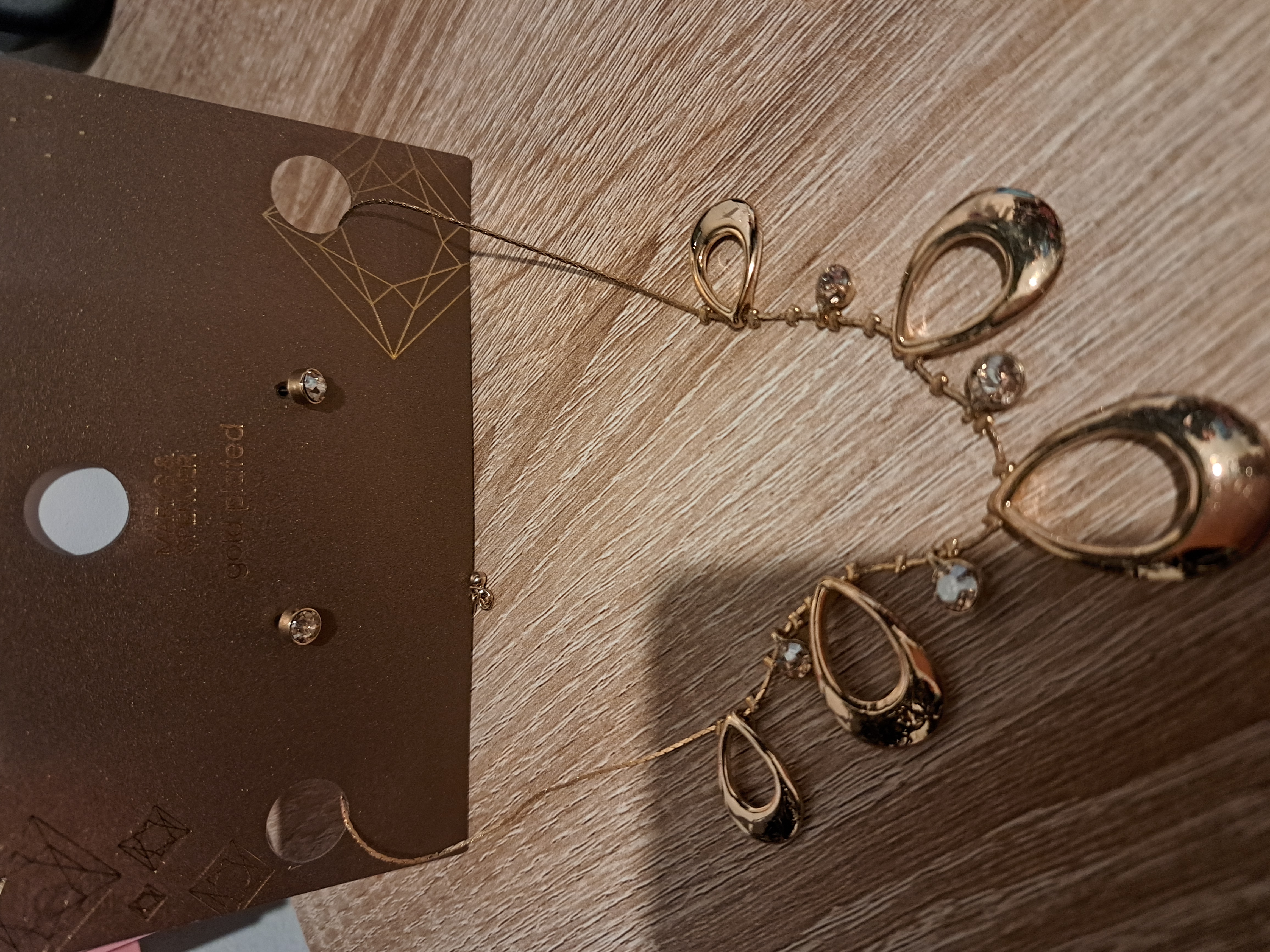 Elegant Gold-Tone Necklace and Earring Set
