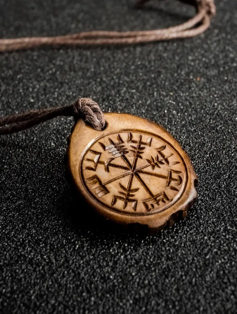 Norse Vegvísir Amulet with Algiz Rune – Moose Antler Pendant