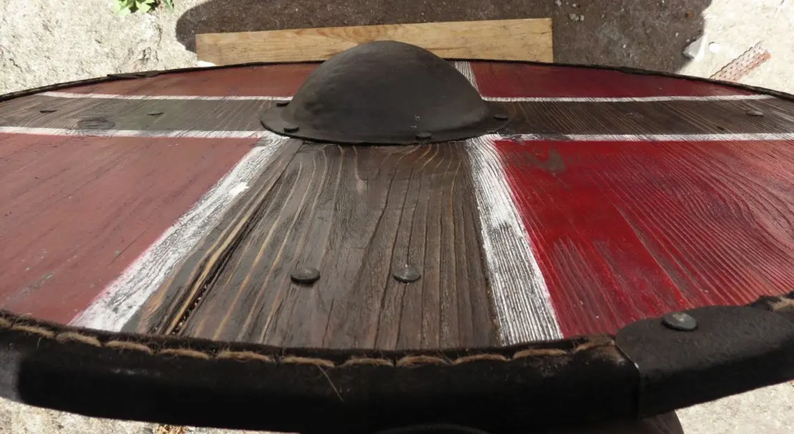 Viking Round Shield Replica – Handcrafted Historical Shield (80 cm)