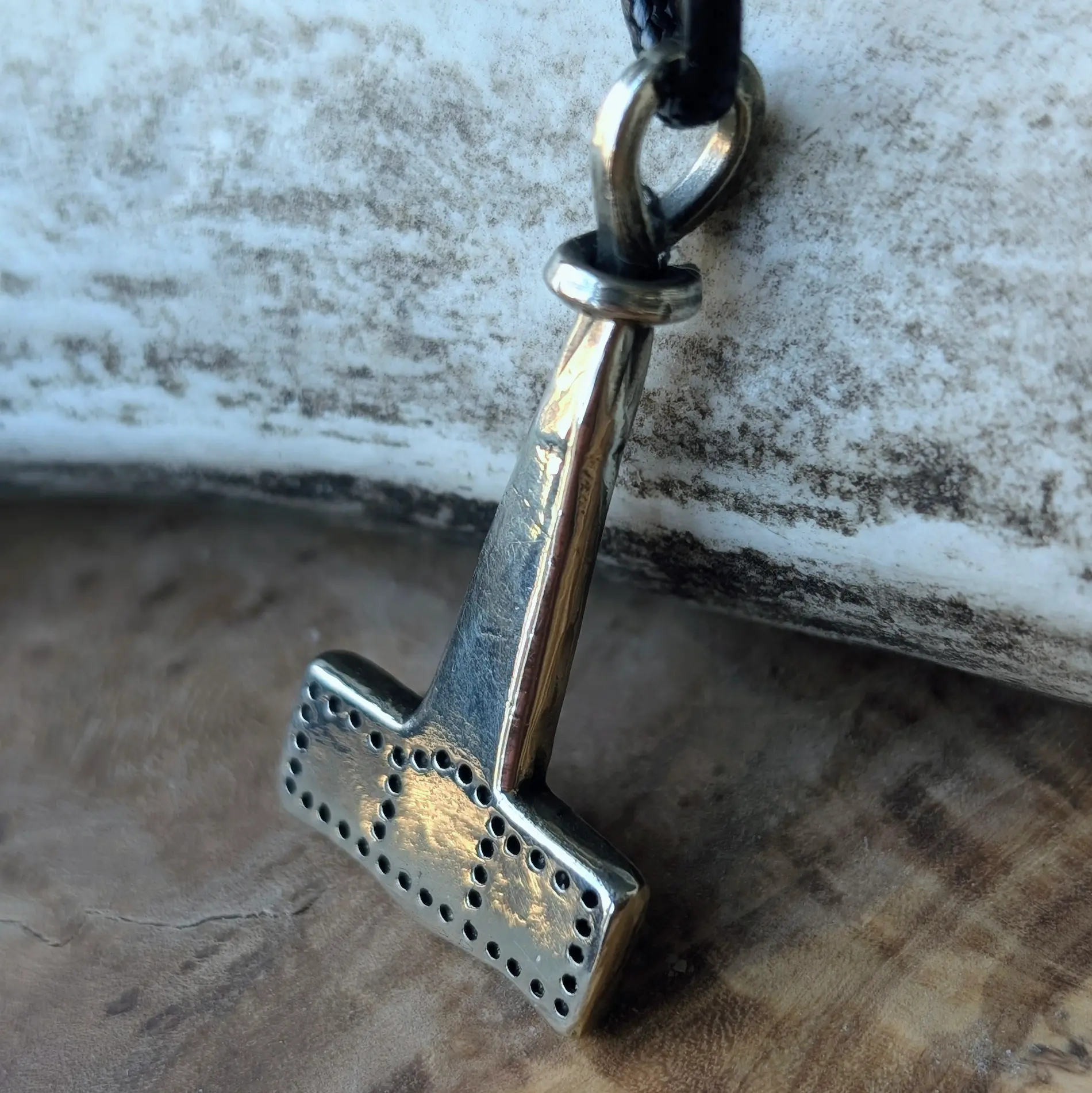 Viking Age Mjölnir Pendant with Knotted Ring – Thor’s Hammer Amulet