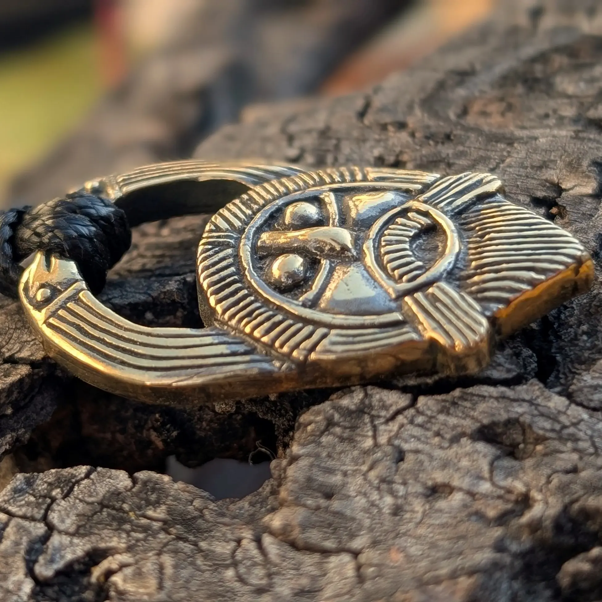 Odin’s Ritual Mask Pendant – Viking Age Replica in Brass or Pewter | Algiz-Rune Art