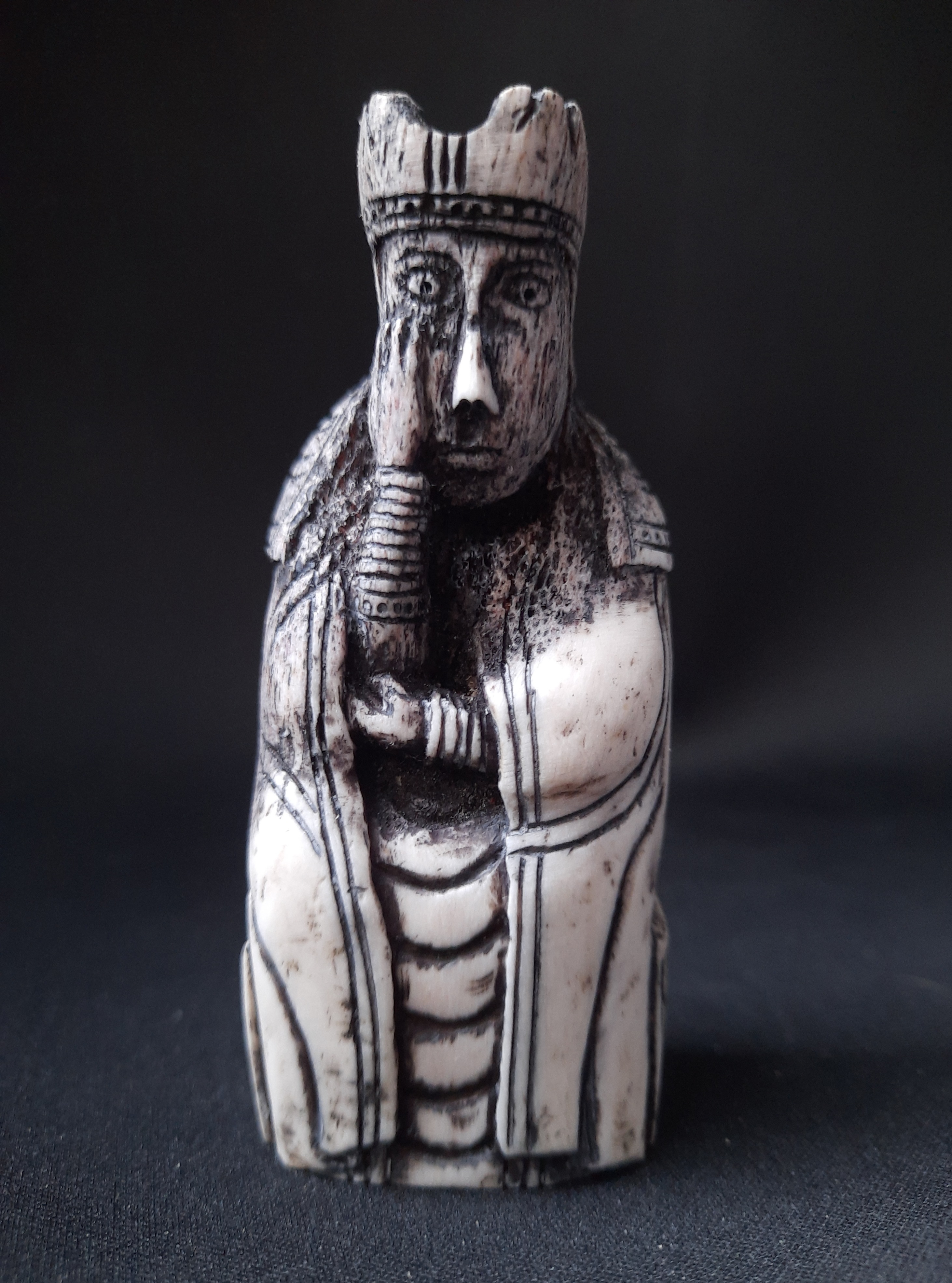 Lewis Chessmen Enthroned Queen – Hand-Carved Moose Antler