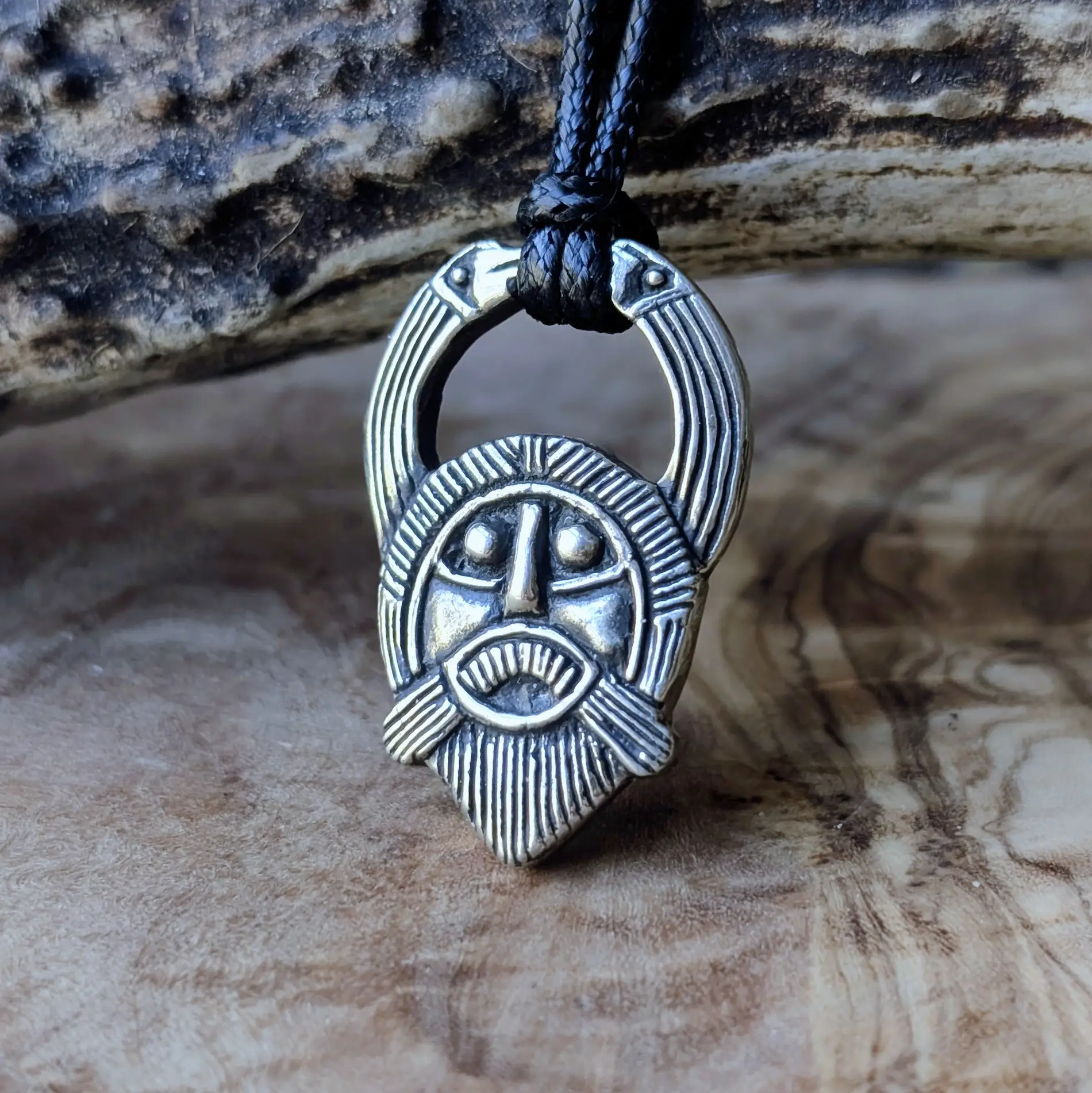 Odin’s Ritual Mask Pendant – Viking Age Replica in Brass or Pewter | Algiz-Rune Art