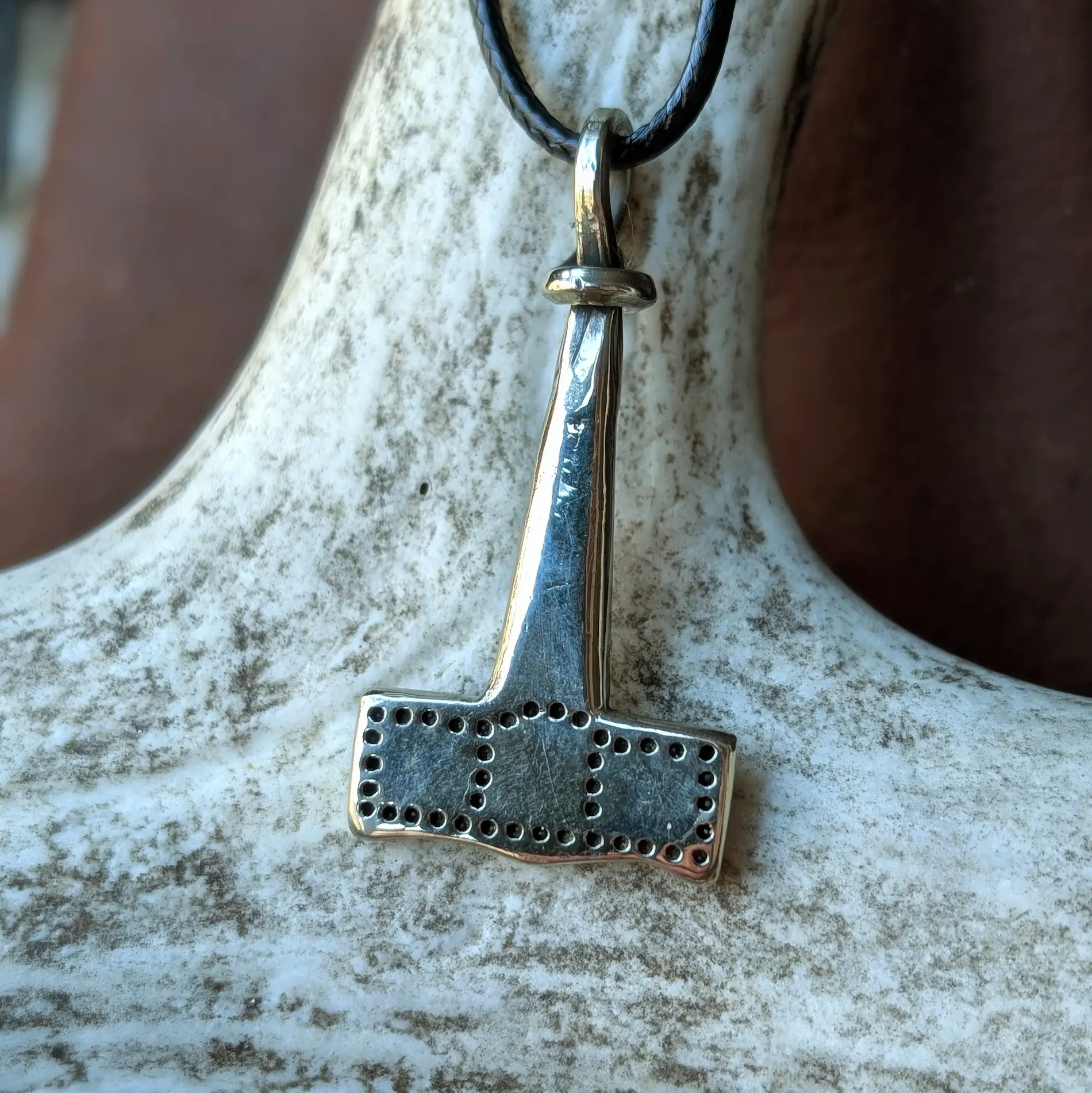 Viking Age Mjölnir Pendant with Knotted Ring – Thor’s Hammer Amulet