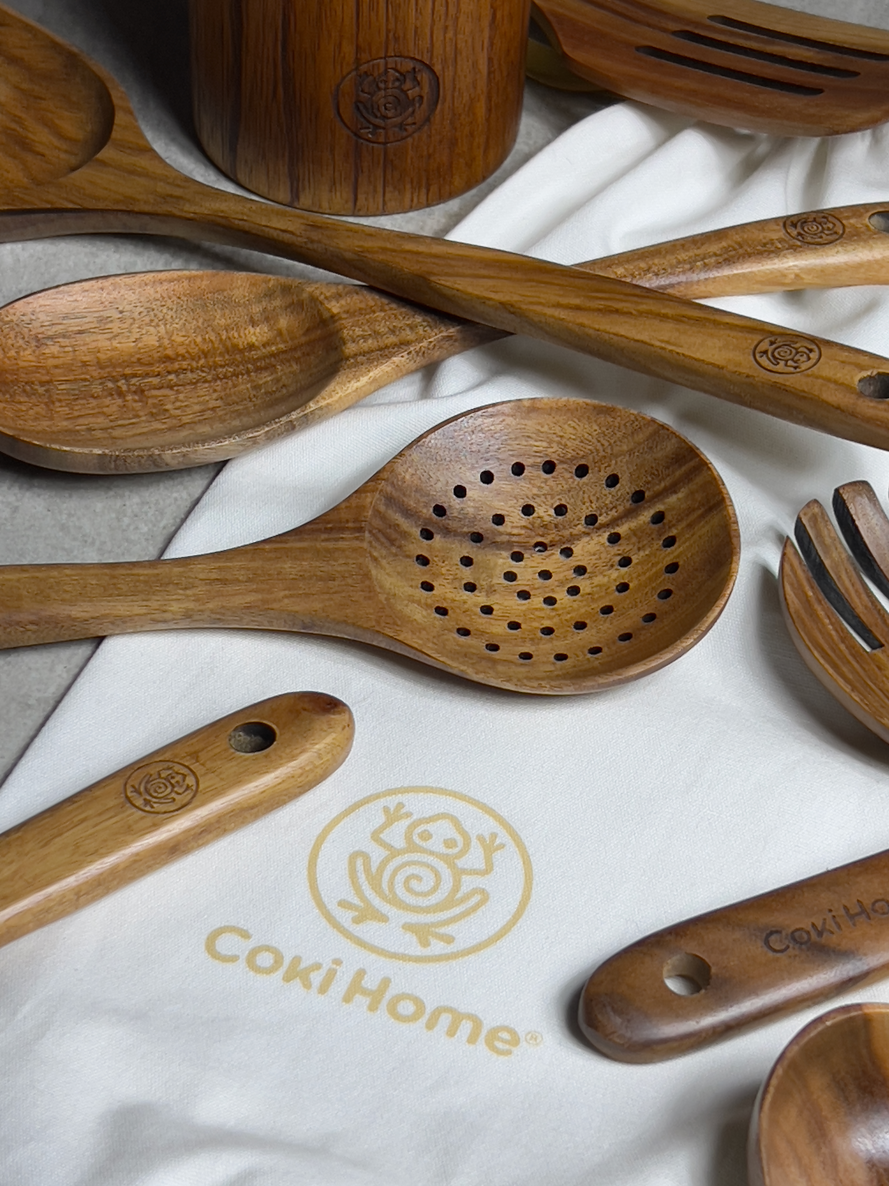 9 Piece Premium Teak Kitchen Utensils with Reusable Gift Bag and Holding Vase