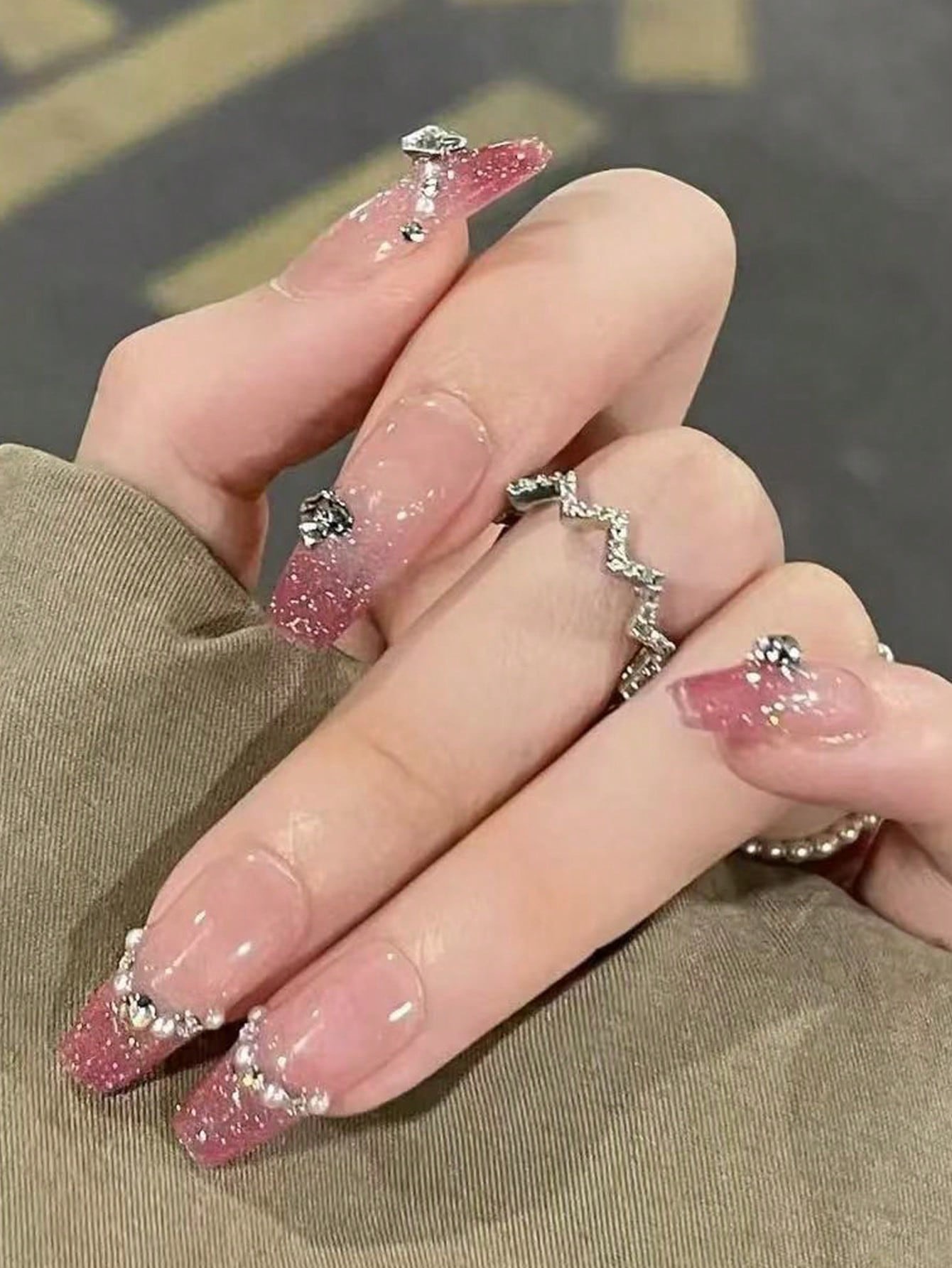 24 pcs Pink Glitter Press-On Nails