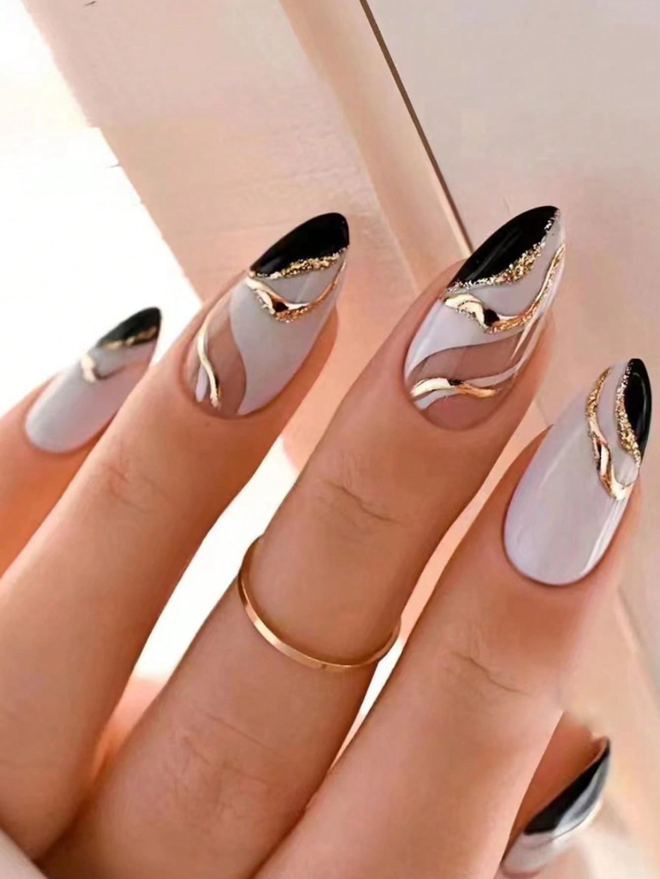24 pcs Elegant Black and Gold Nail Art