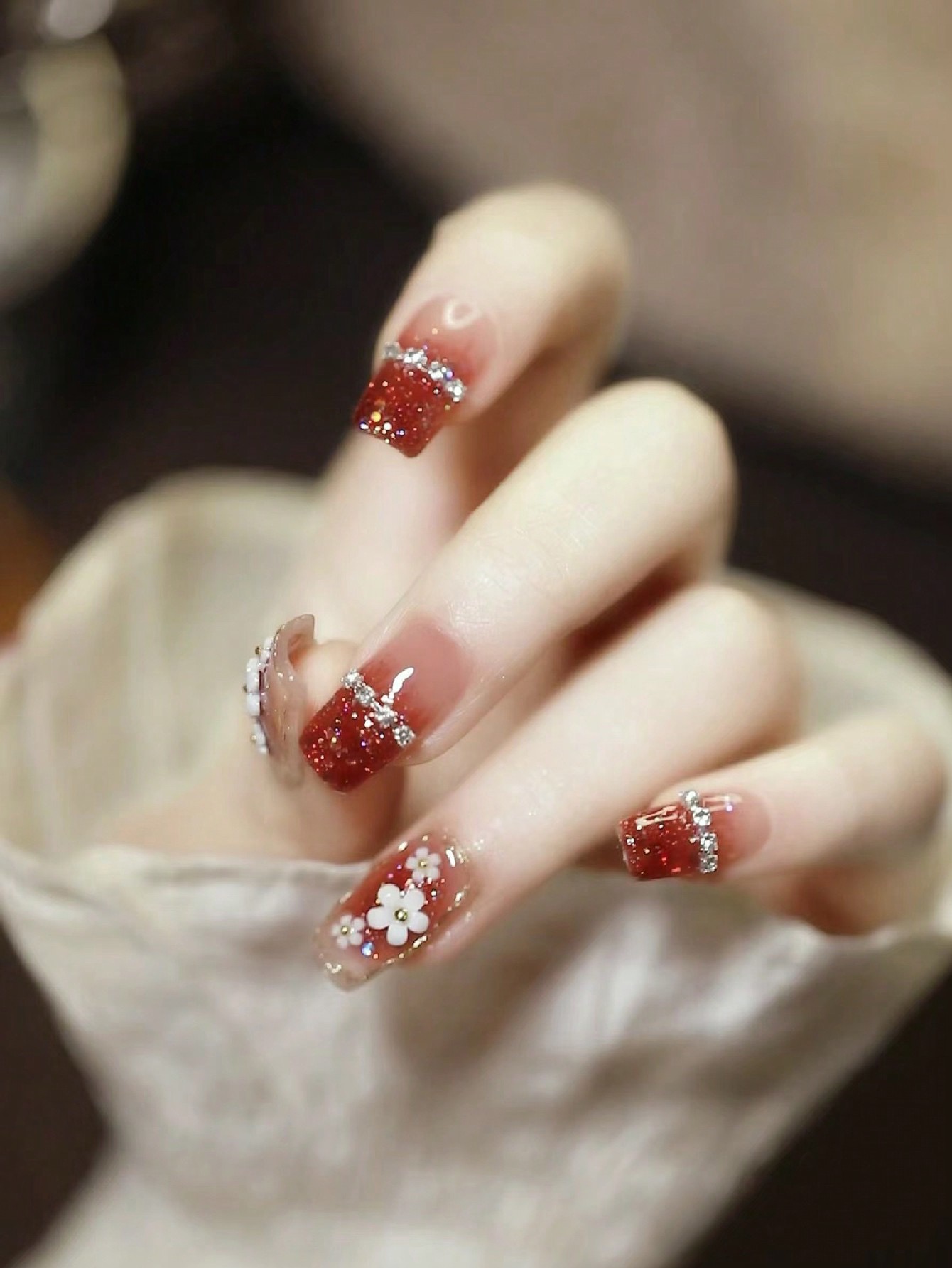30 pcs Red Glitter Floral Press-On Nails