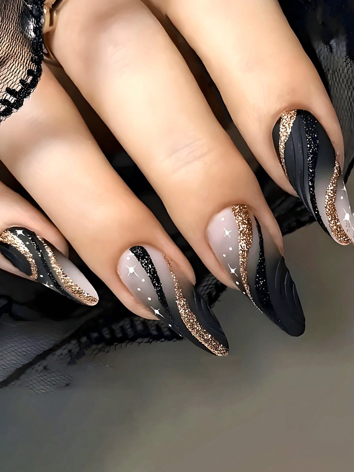 24 pcs Black And Gold Stiletto Nail Art