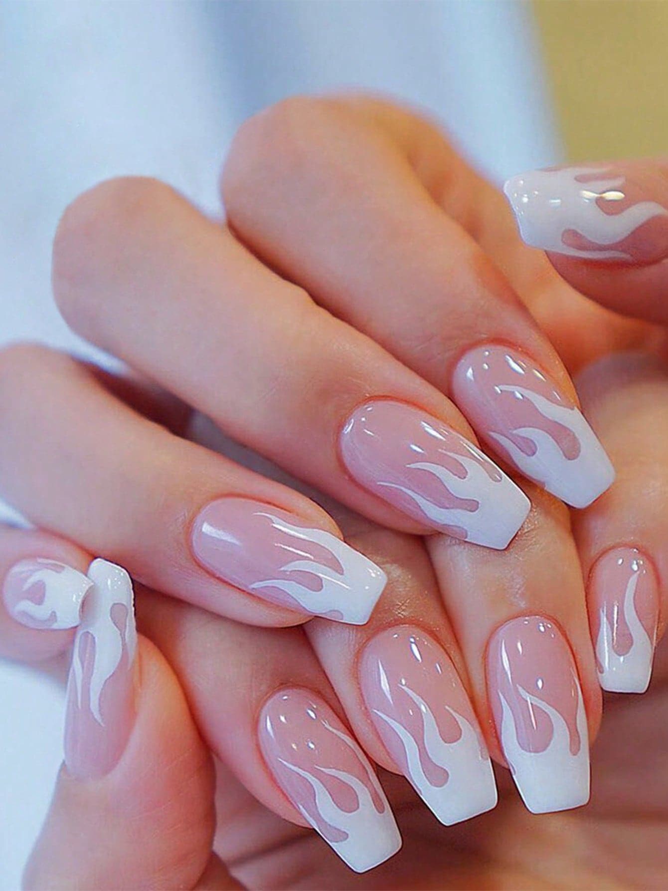 24 pcs White Flame Acrylic Nails