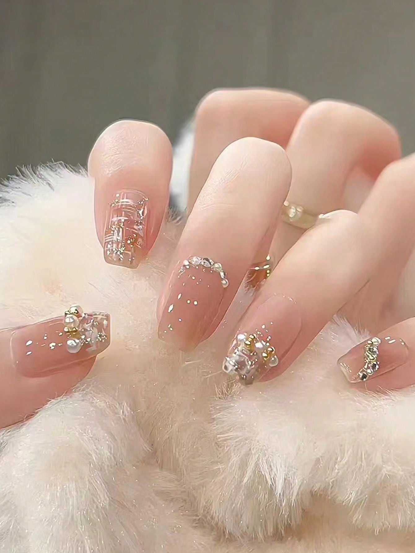 24 pcs Elegant Pearl Embellished Nail Art