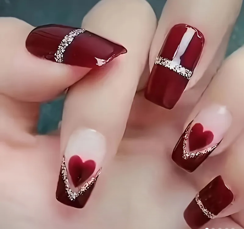 24 pcs Red Valentine Nail Art Press-On Set