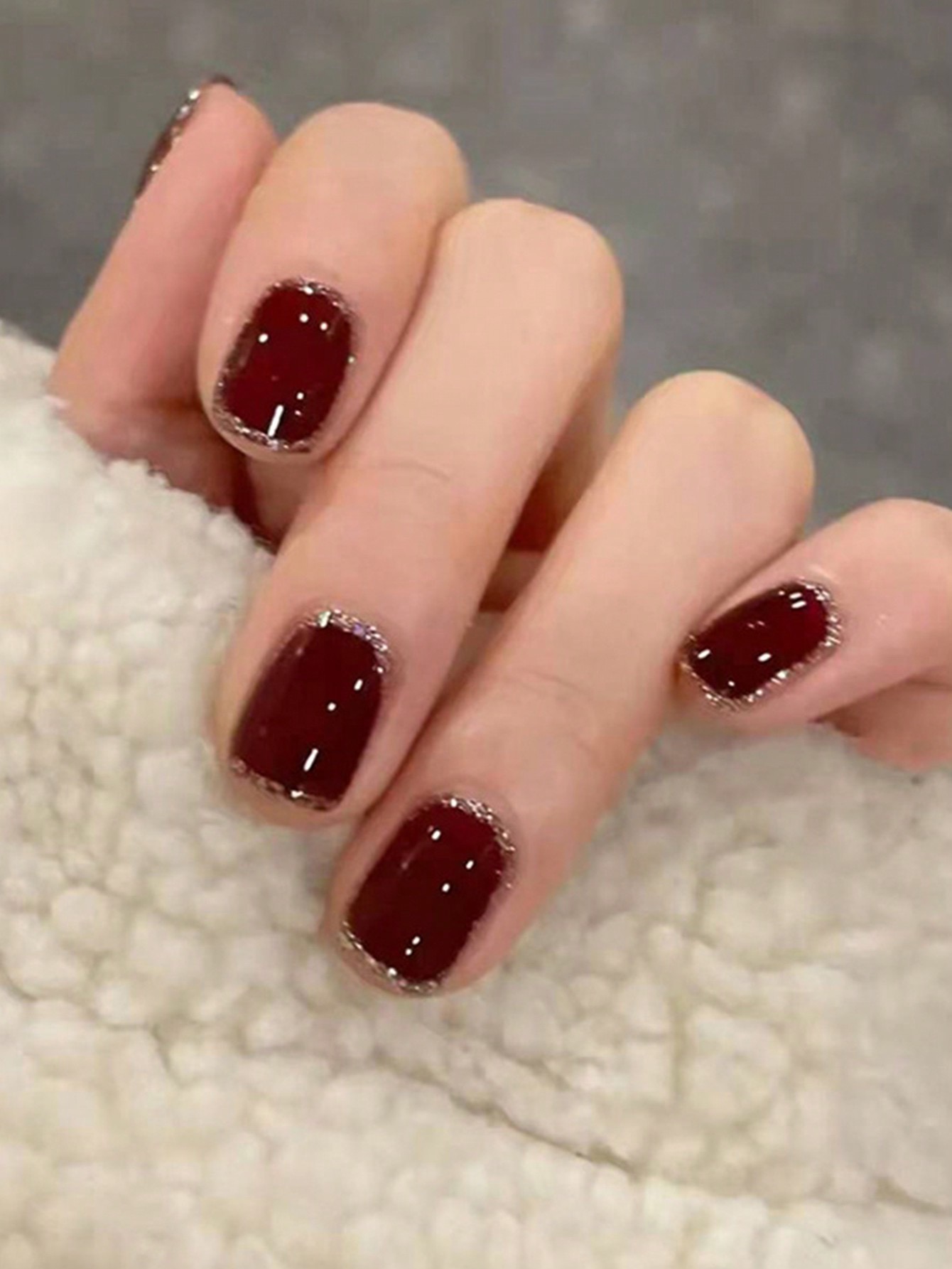 24 pcs Elegant Burgundy Glitter Nail Art