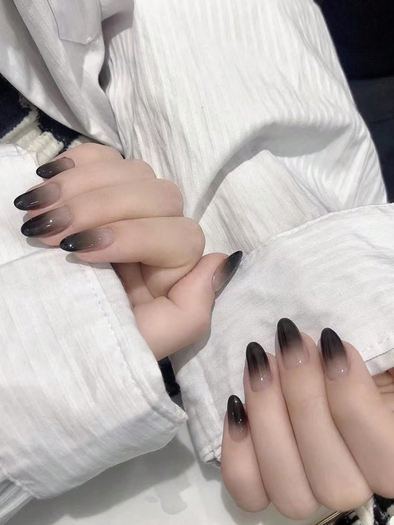 24 pcs Black Gradient Manicure