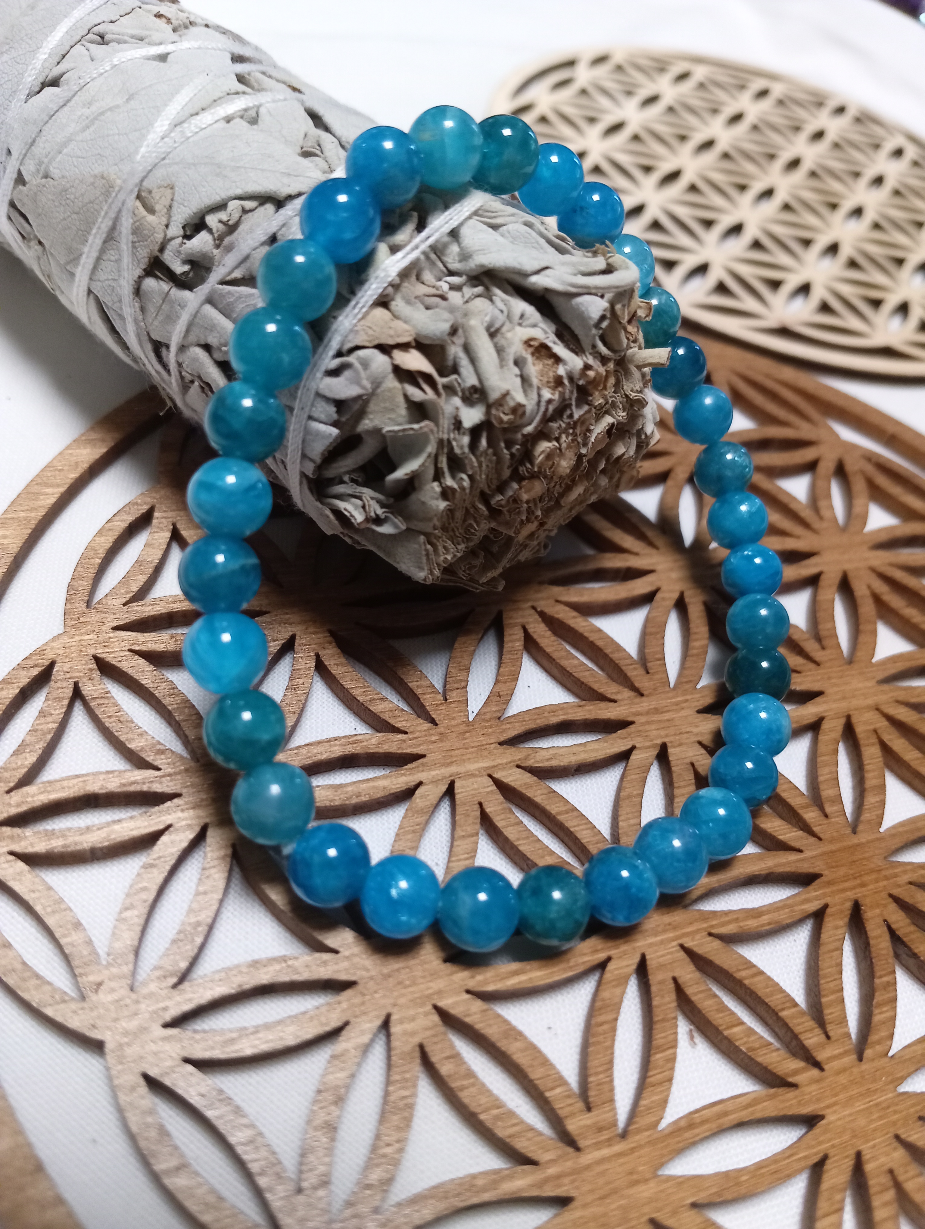 Apatite bleue 6mm de haute qualité