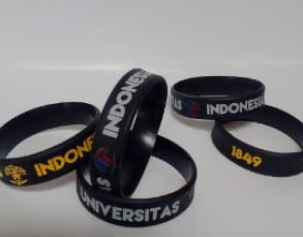 Gelang Karet Custom – Souvenir Eksklusif dengan Desain Unik