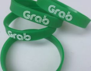 Gelang Karet Custom – Souvenir Eksklusif dengan Desain Unik
