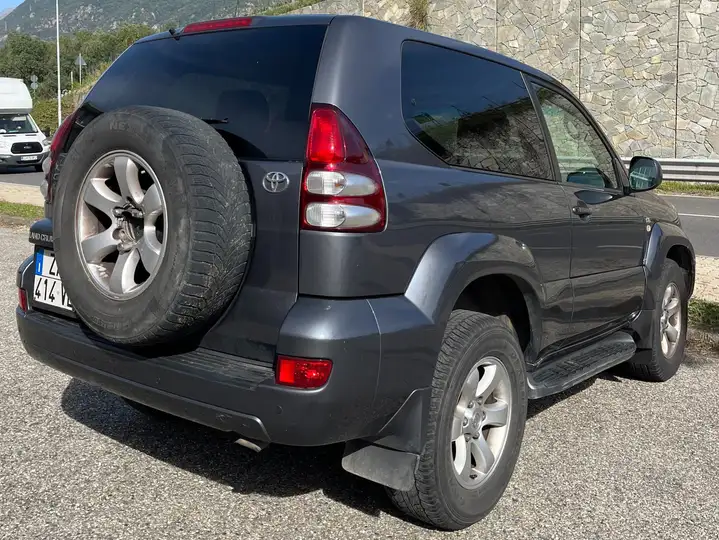 TOYOTA LAND CRUISER EXECUTIVE 