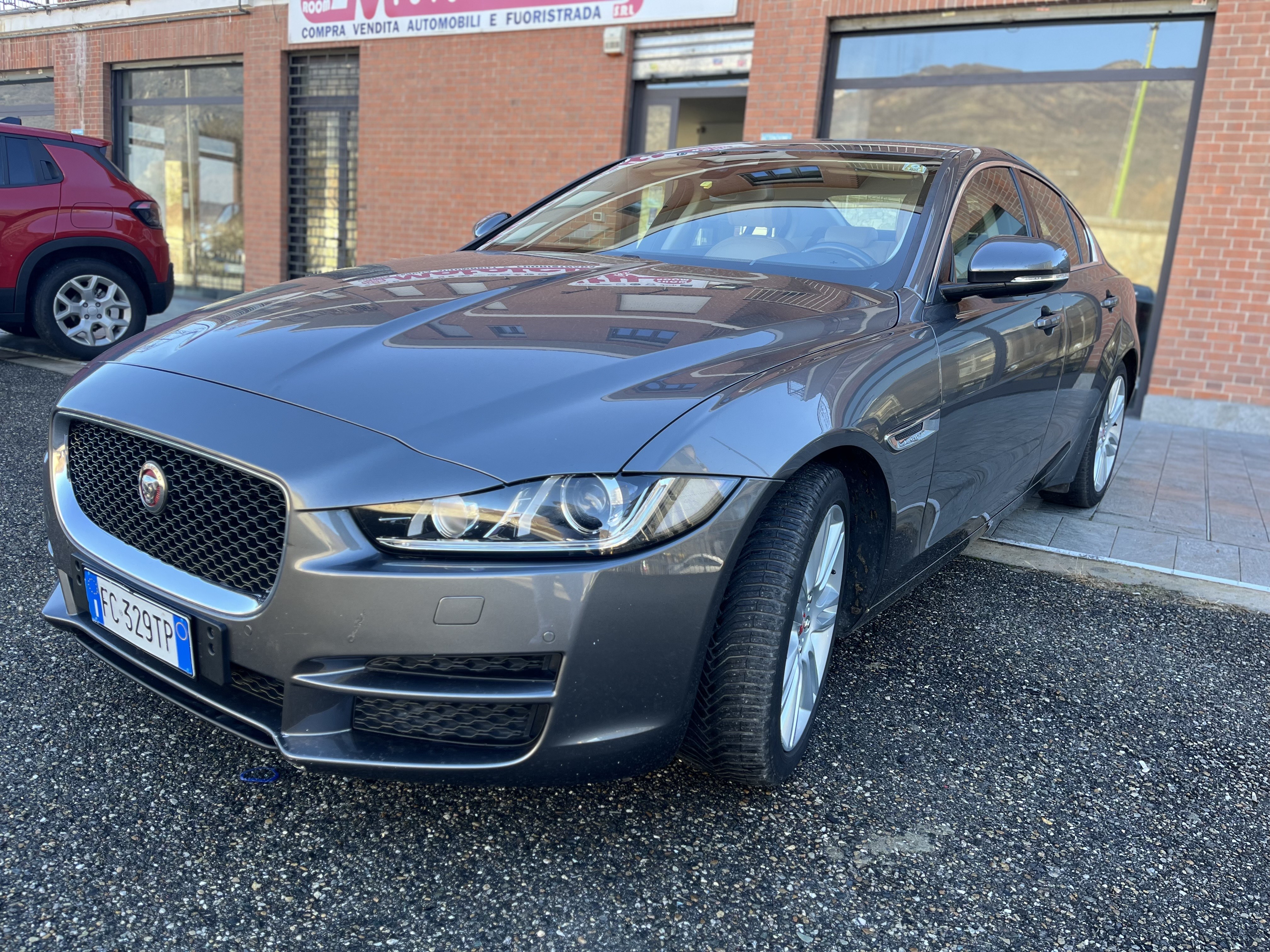 JAGUAR XE 2.0 180 CV  DIESEL 