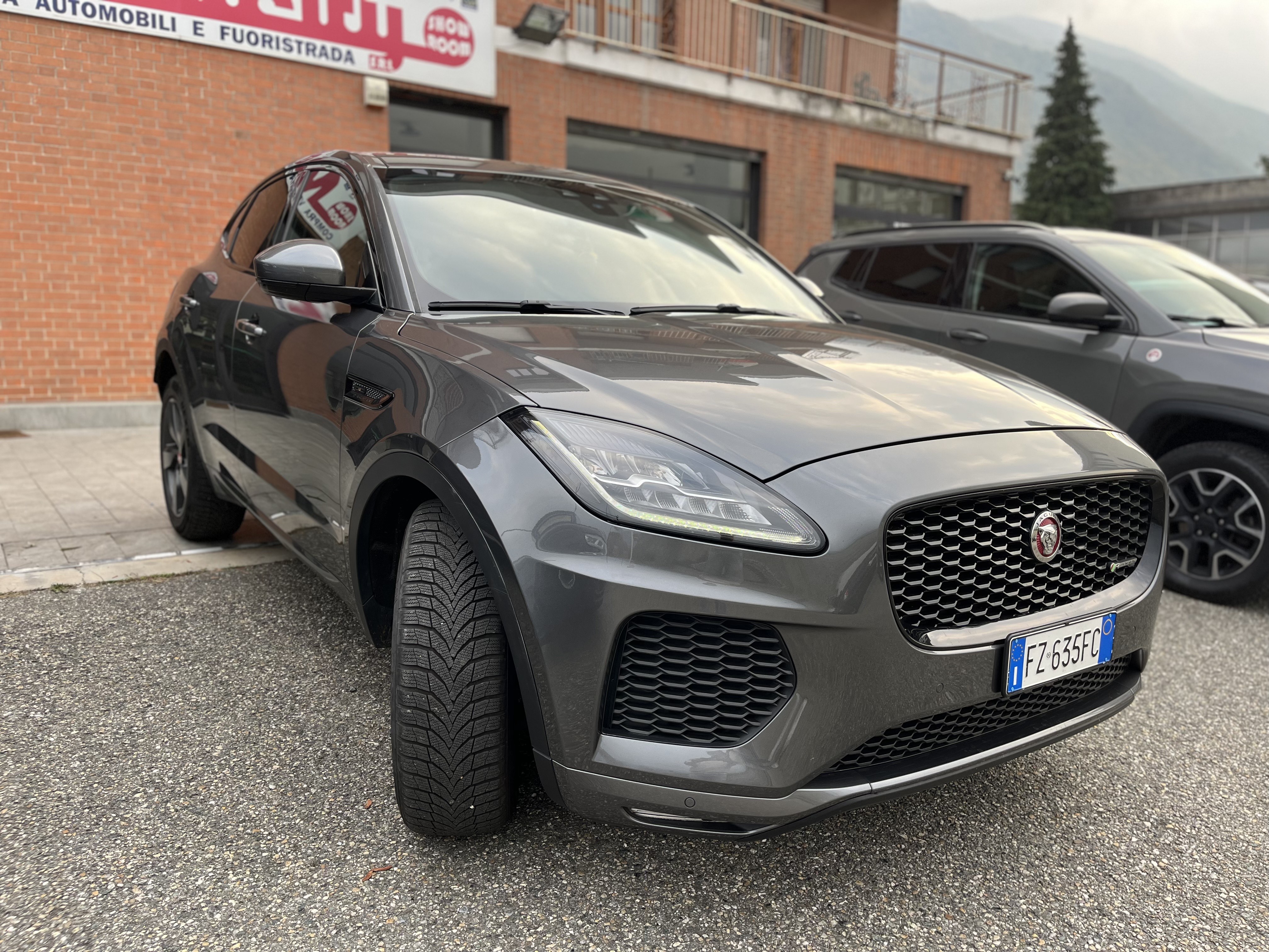 JAGUAR E - PACE 