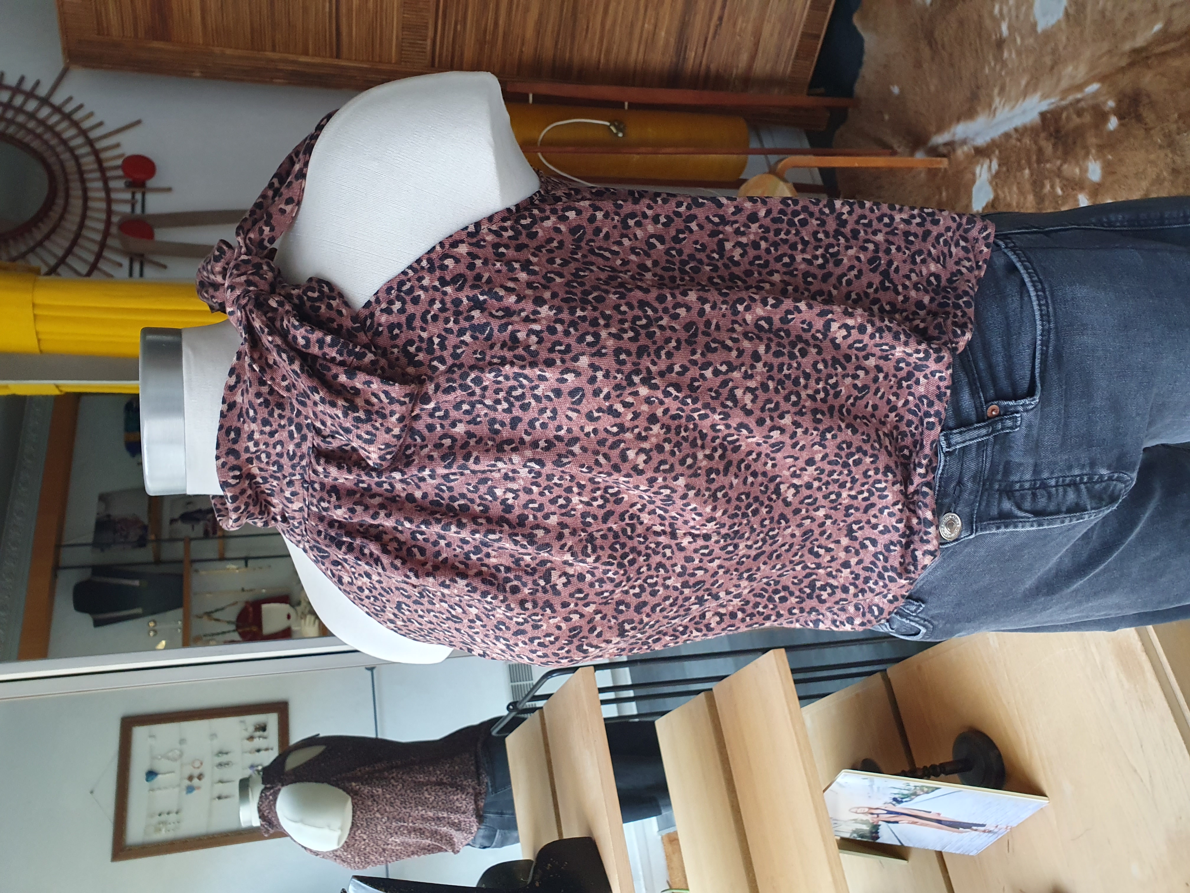 top lavallière léopard