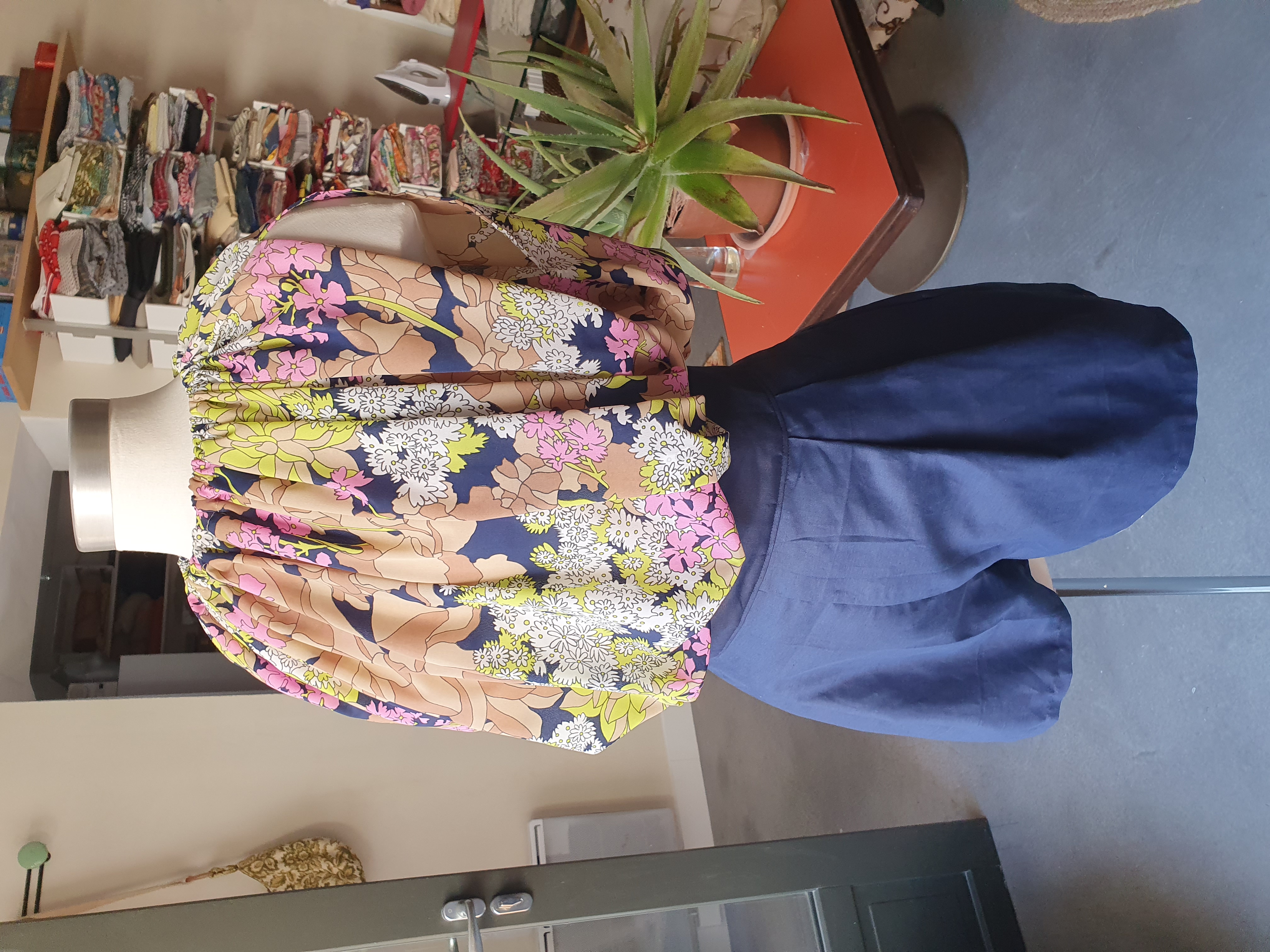 blouse sans manches fleuri