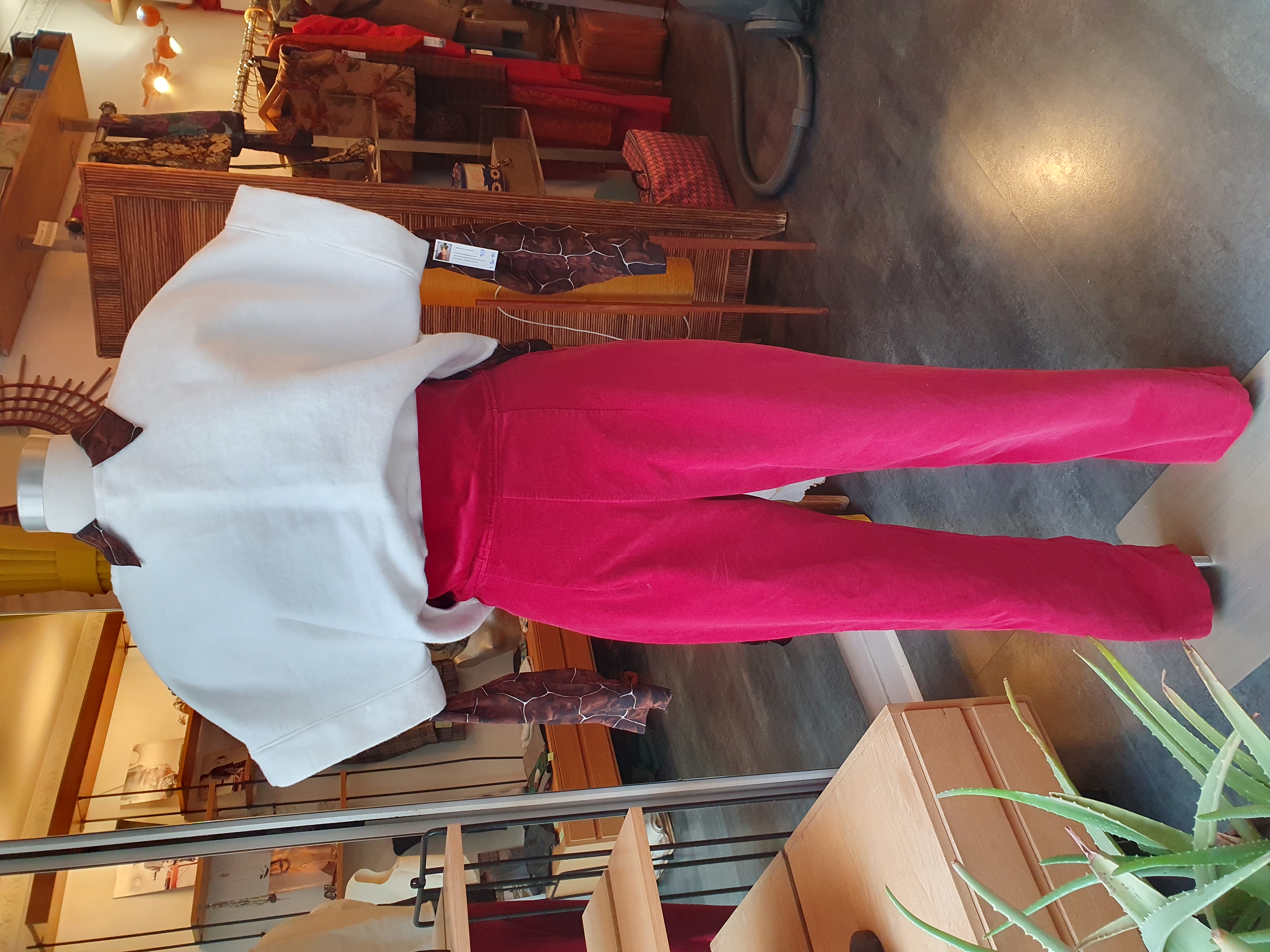 pantalon droit velours rouge