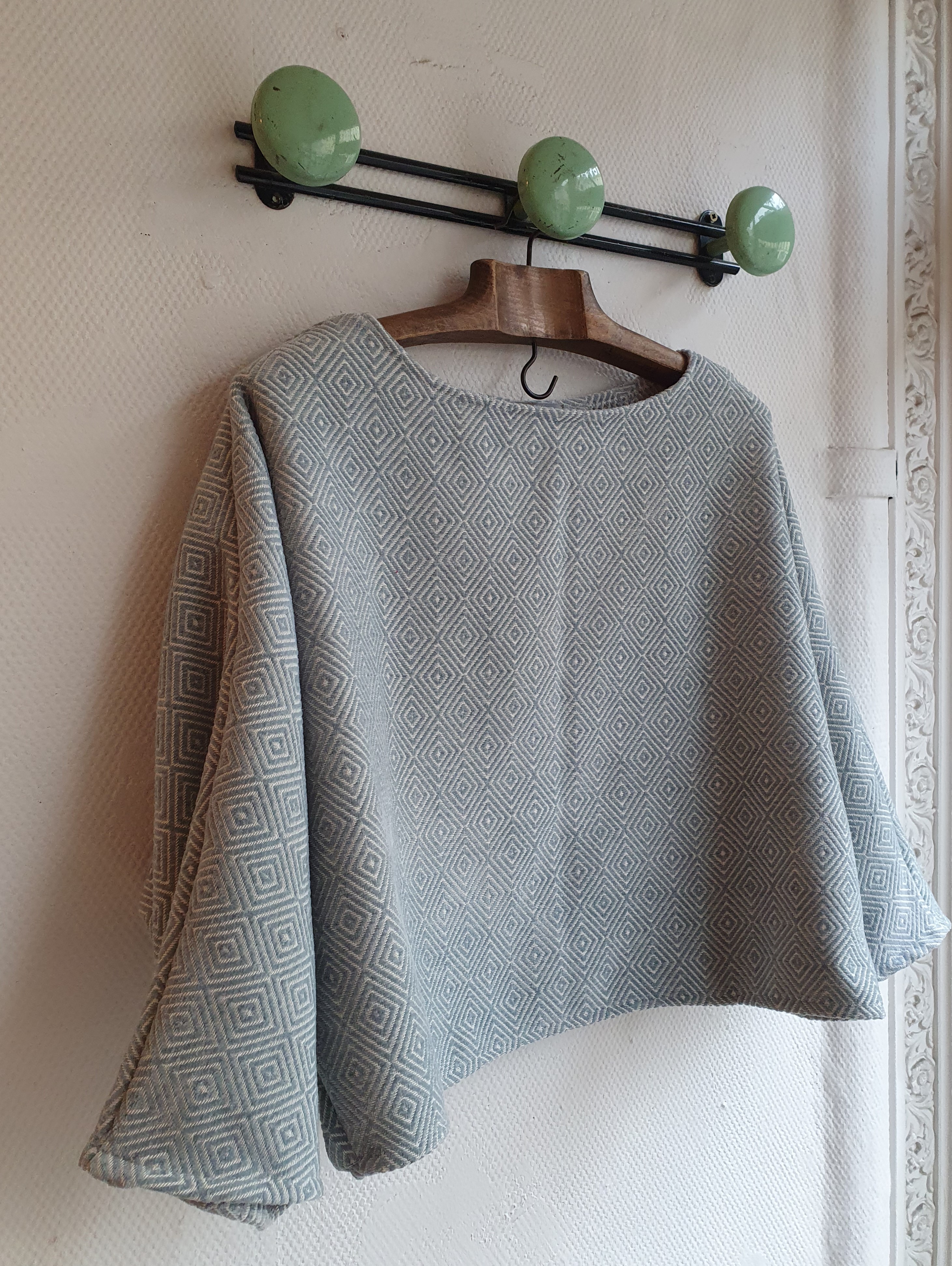 pull manches chauve souris bleu ciel