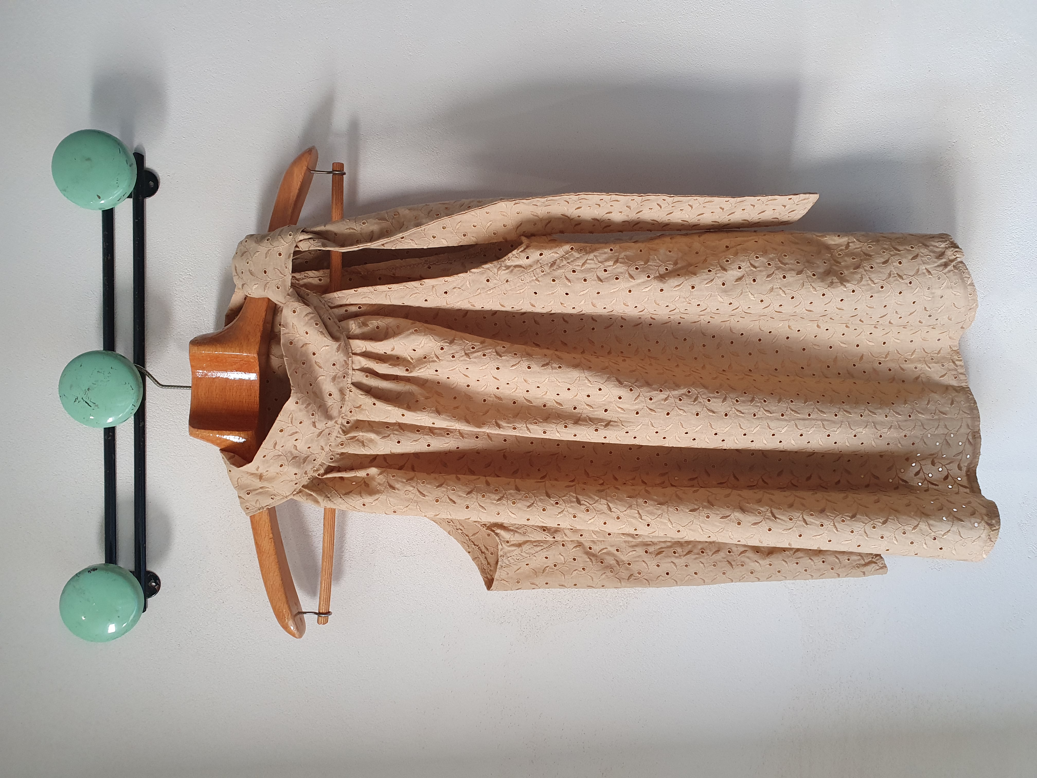 top lavallière dentelle anglaise beige