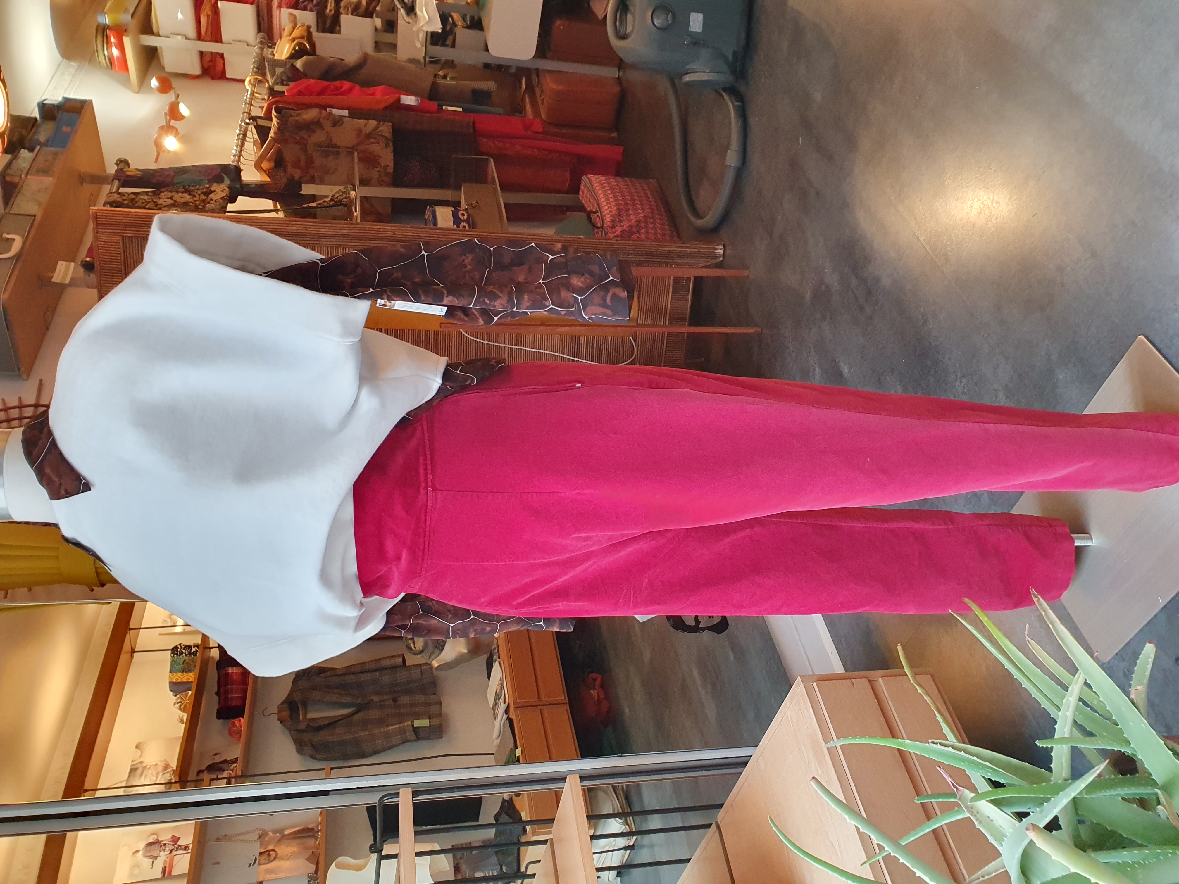 pantalon droit velours rouge