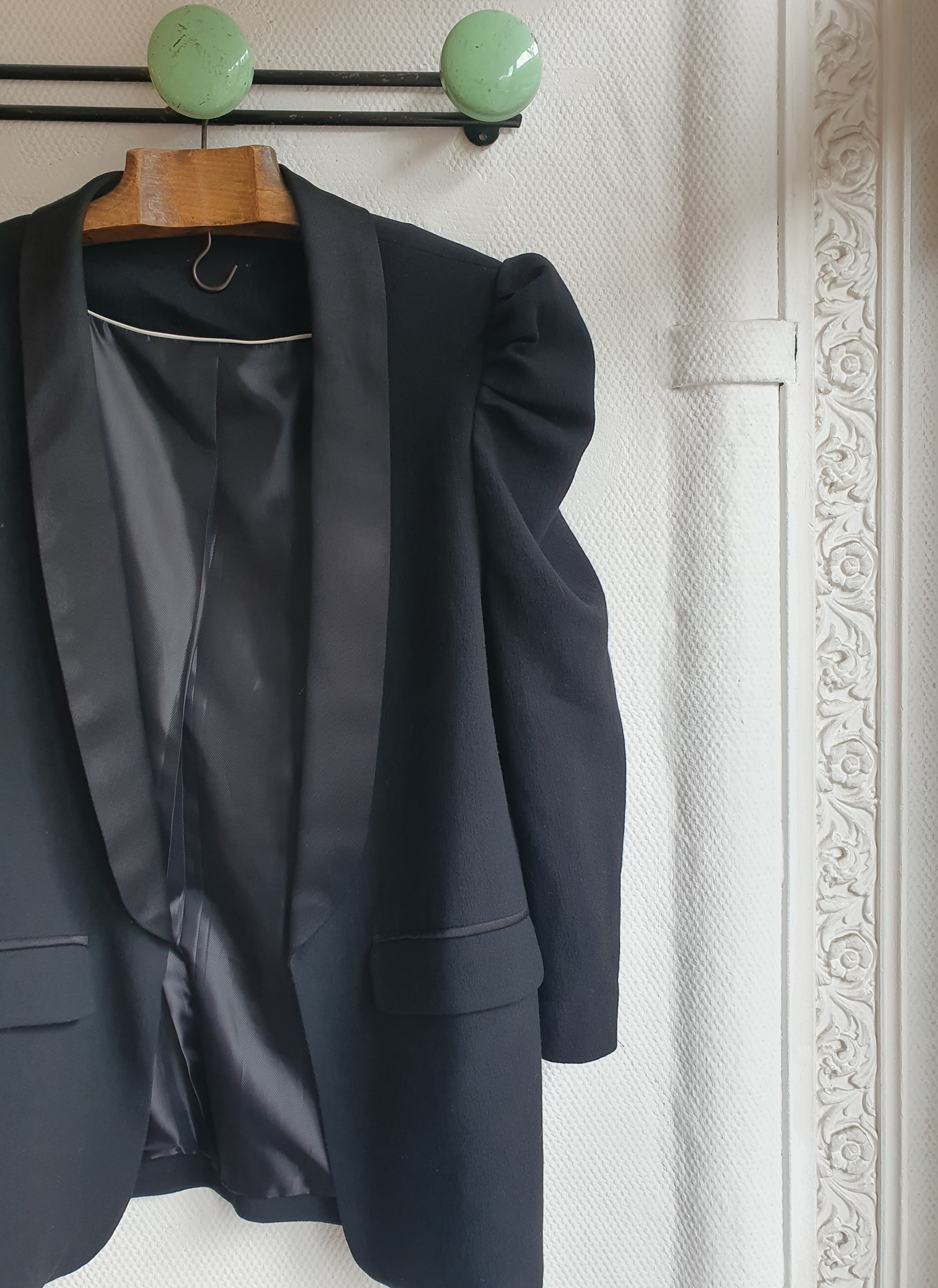 puff sleeve smoking jacket