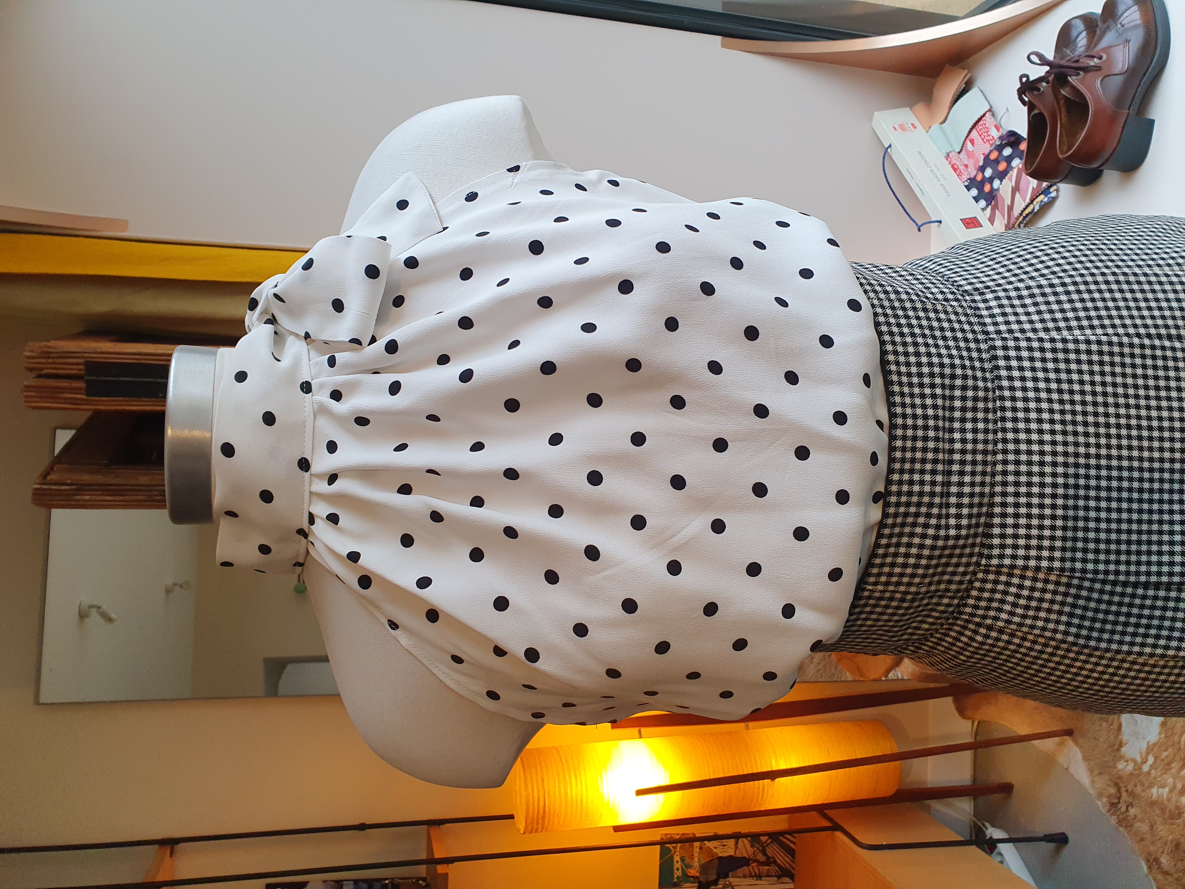 top lavallière à pois