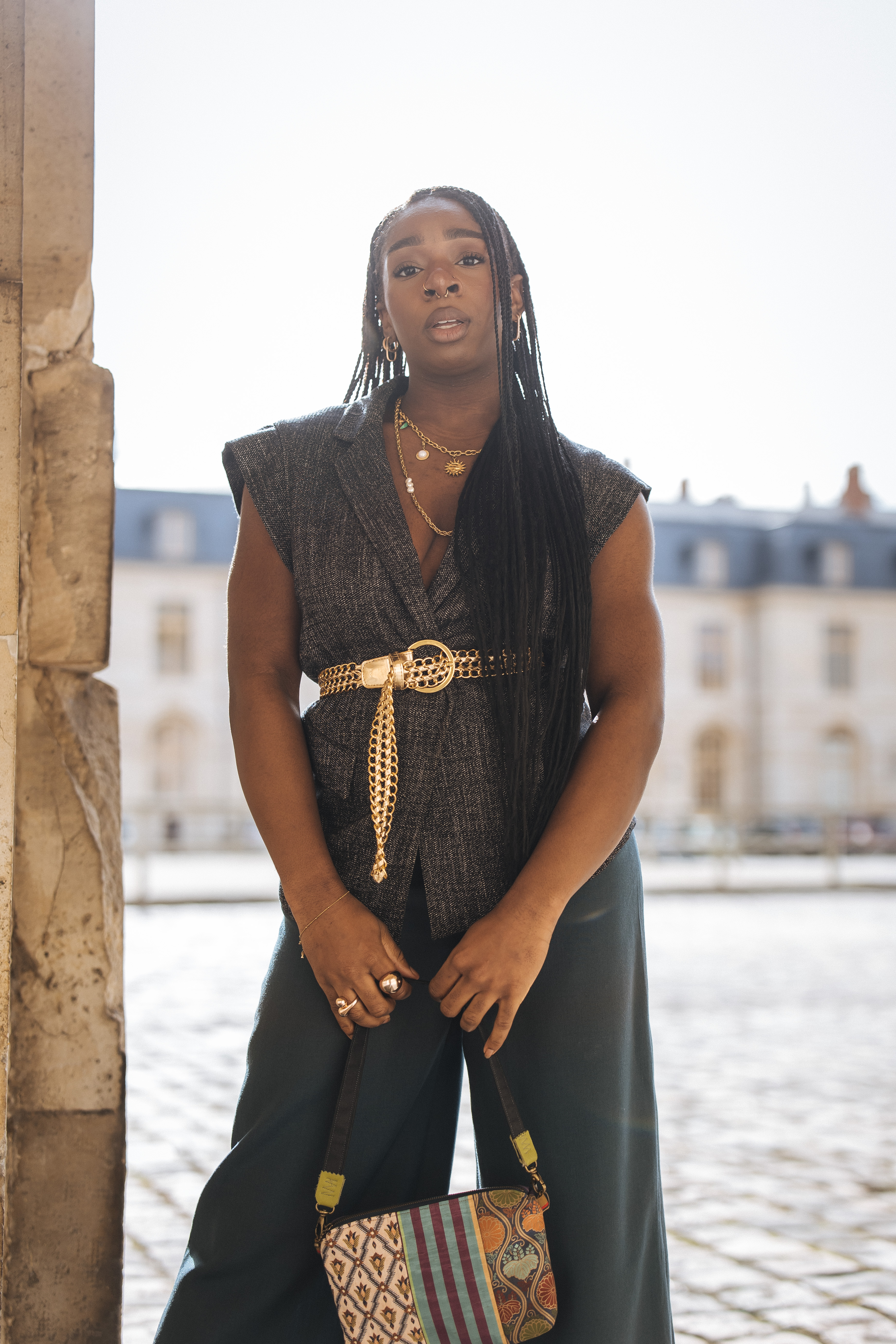 veste sans manches noir et blanc