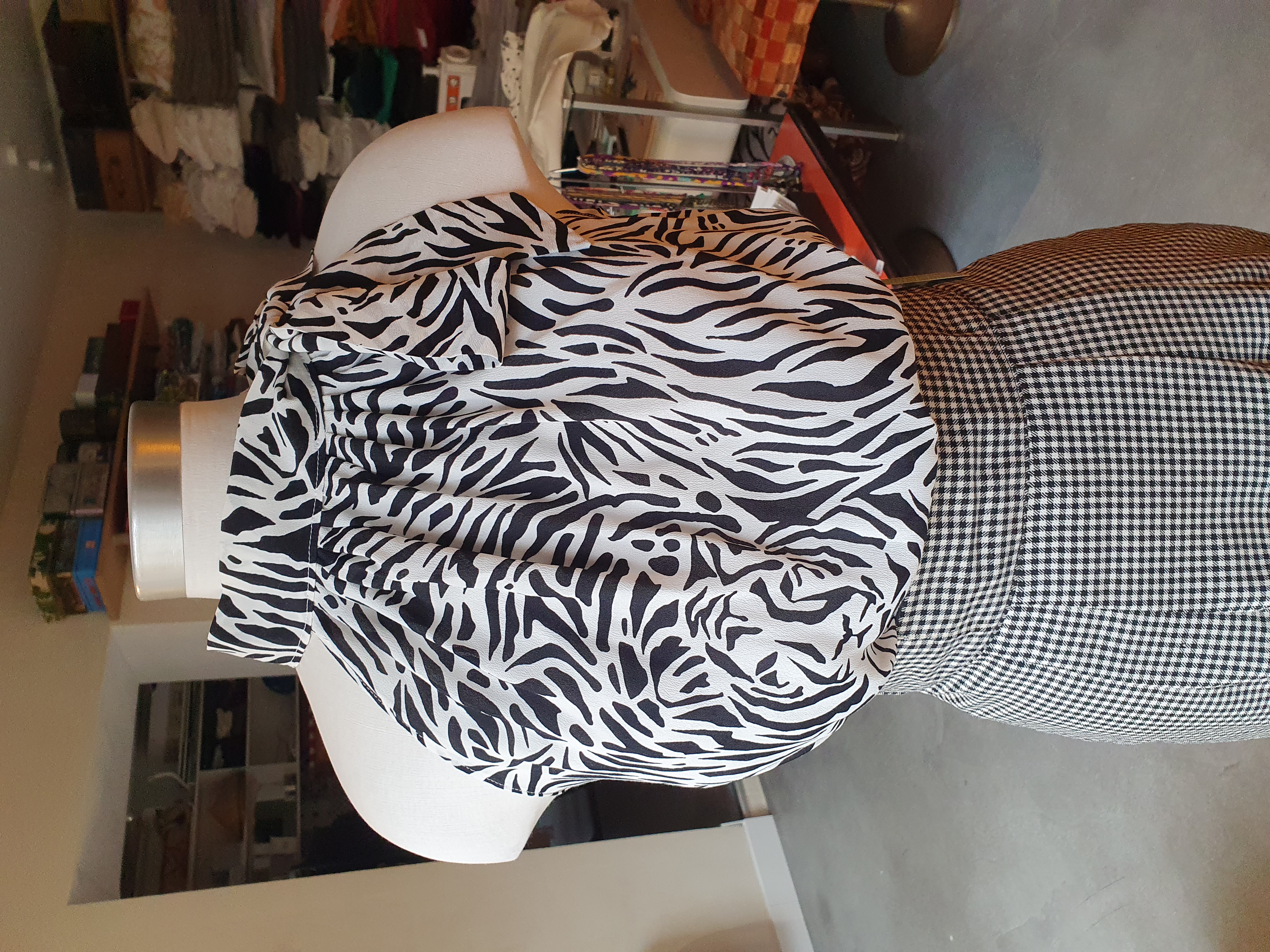 top lavallière tigre