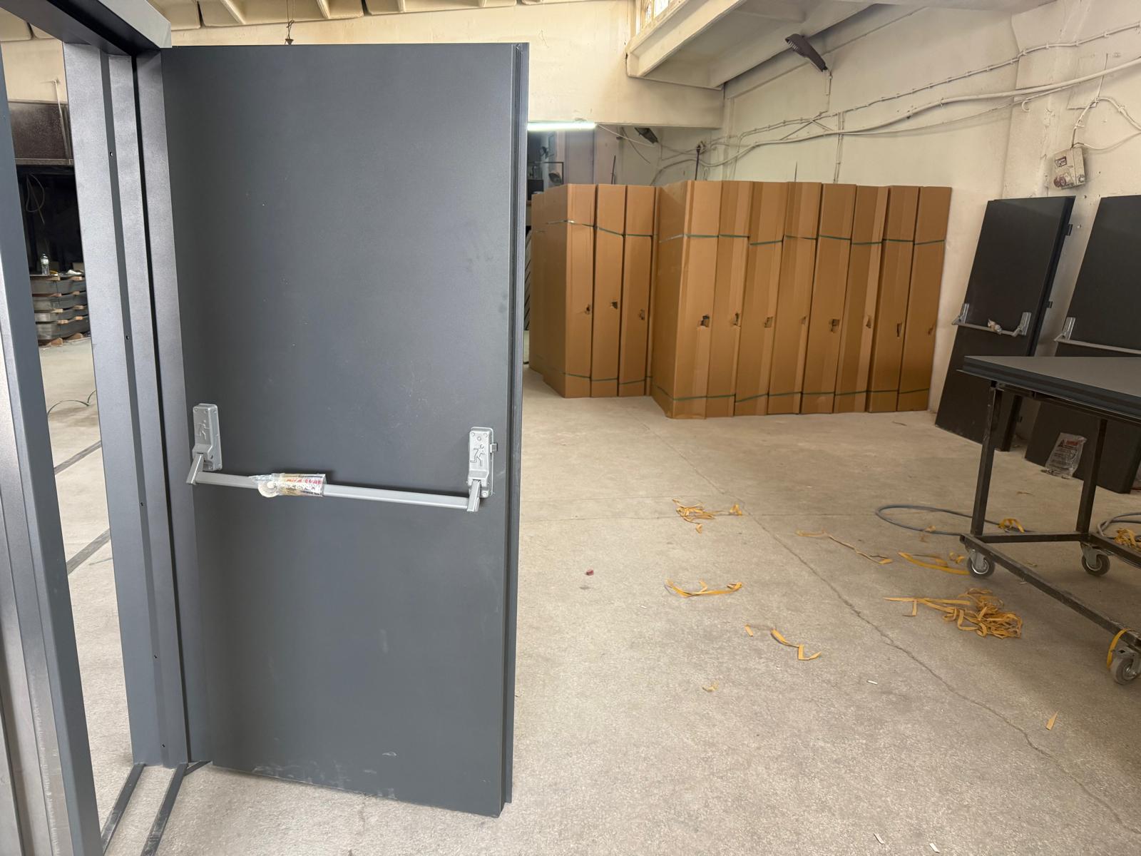 Gri Renk 120 Dakika Yangına Dayanım Belgeli Yangın Kapısı