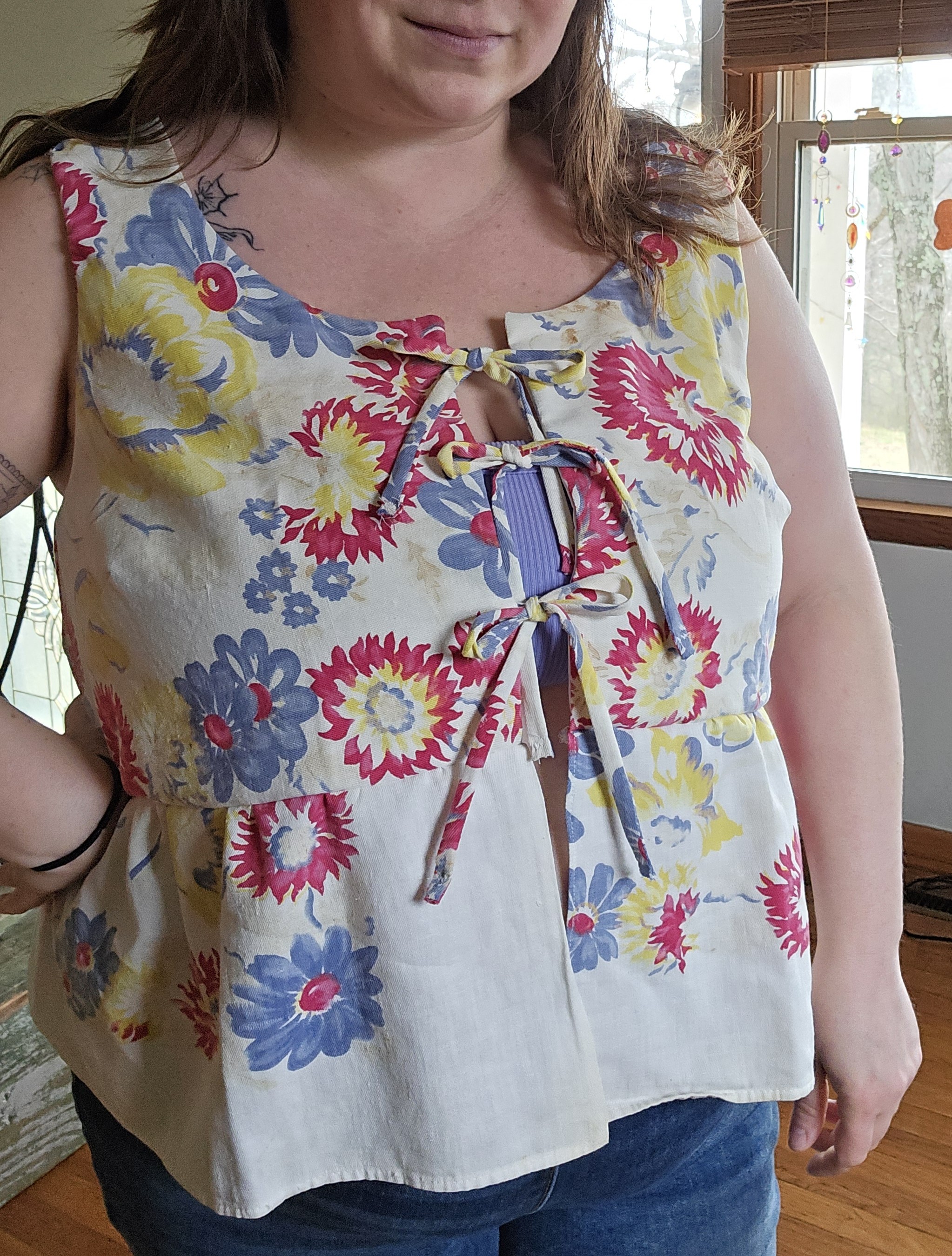 XL Floral sleeveless lace-up top