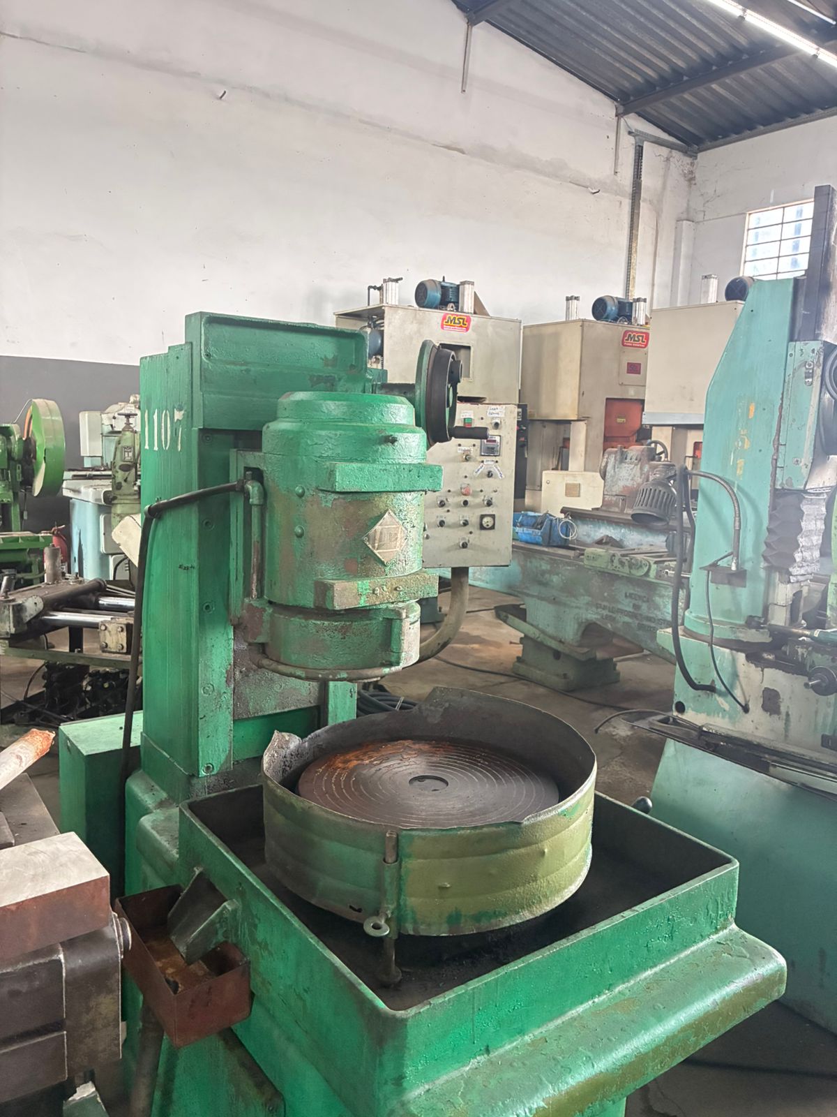 Retífica Plana com mesa giratória RAPG-40