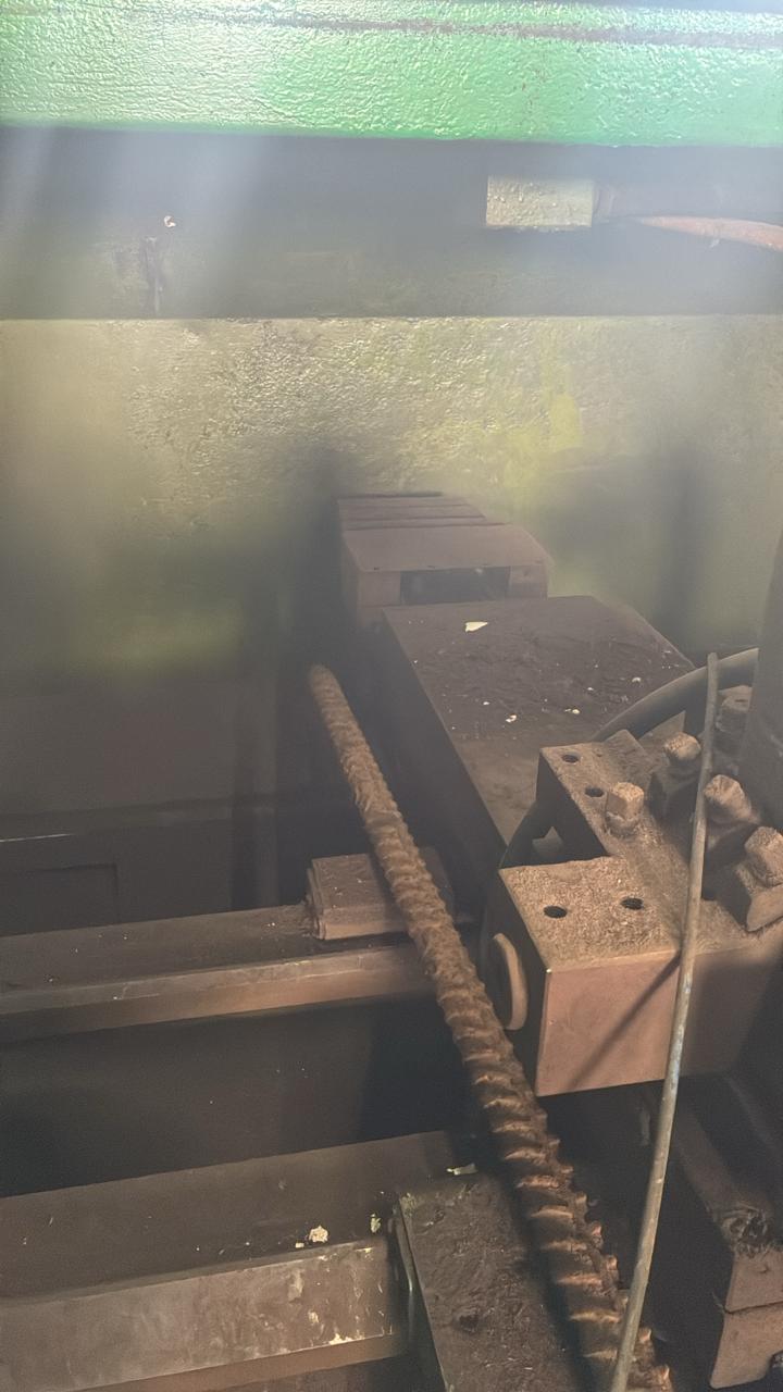 Torno ROMI ECN 40 III CNC no estado com torre elétrica