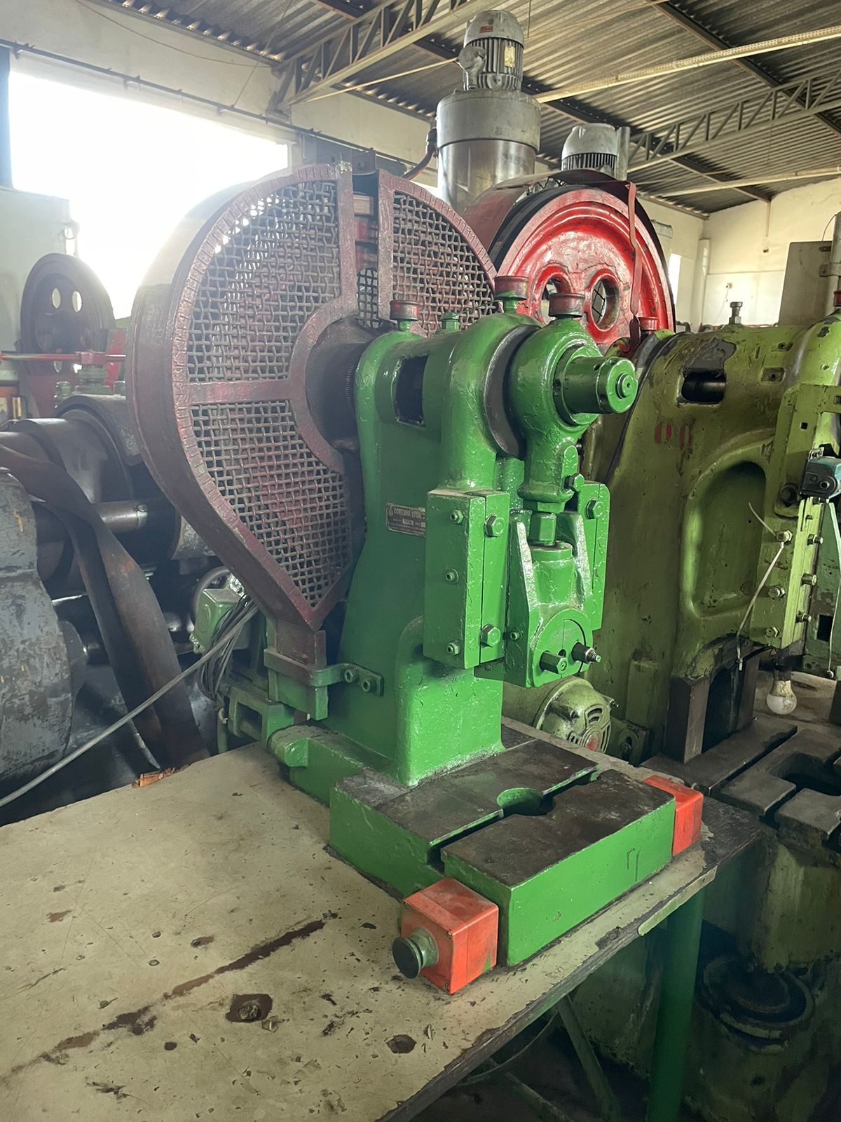 Prensa excêntrica 8T