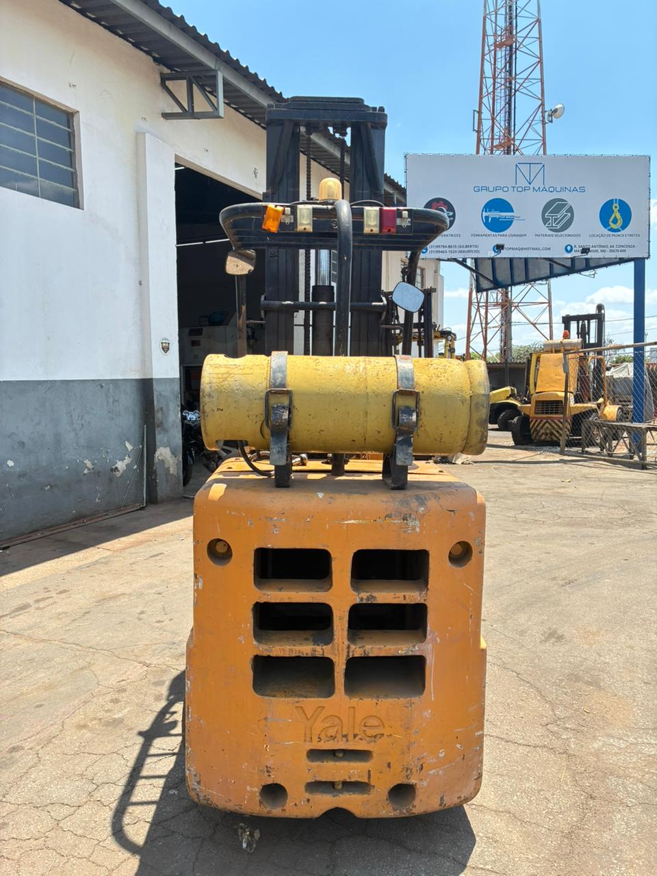 Empilhadeira YALE TRIPLEX